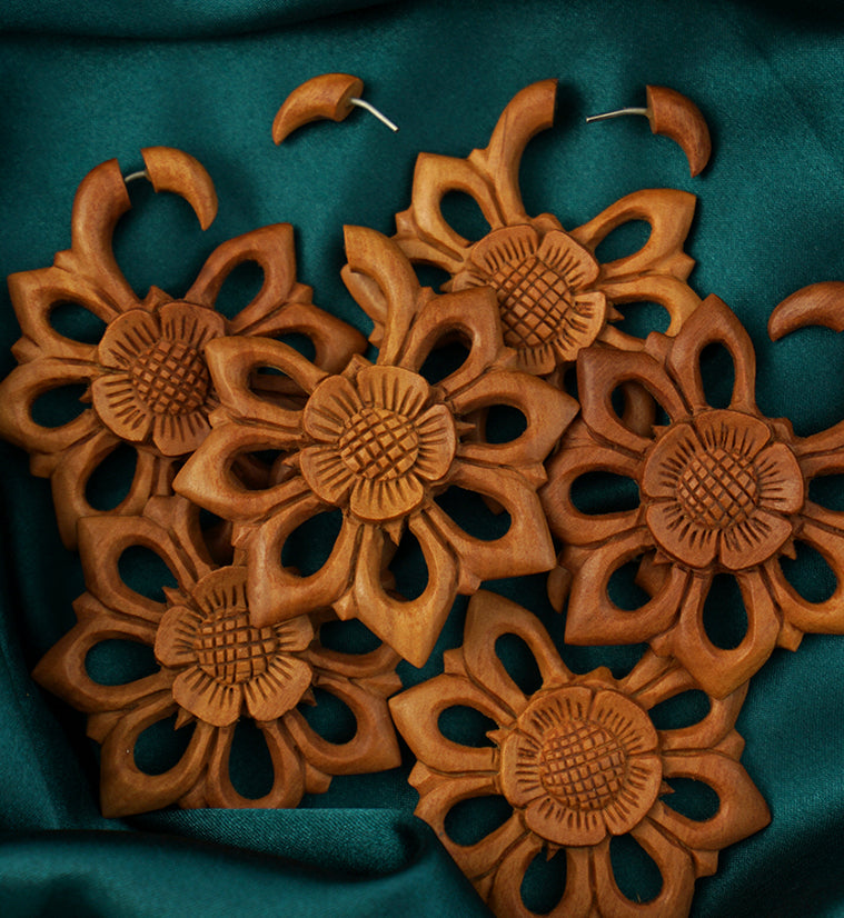 Saba Wood Blooming Flower Hanger Plugs