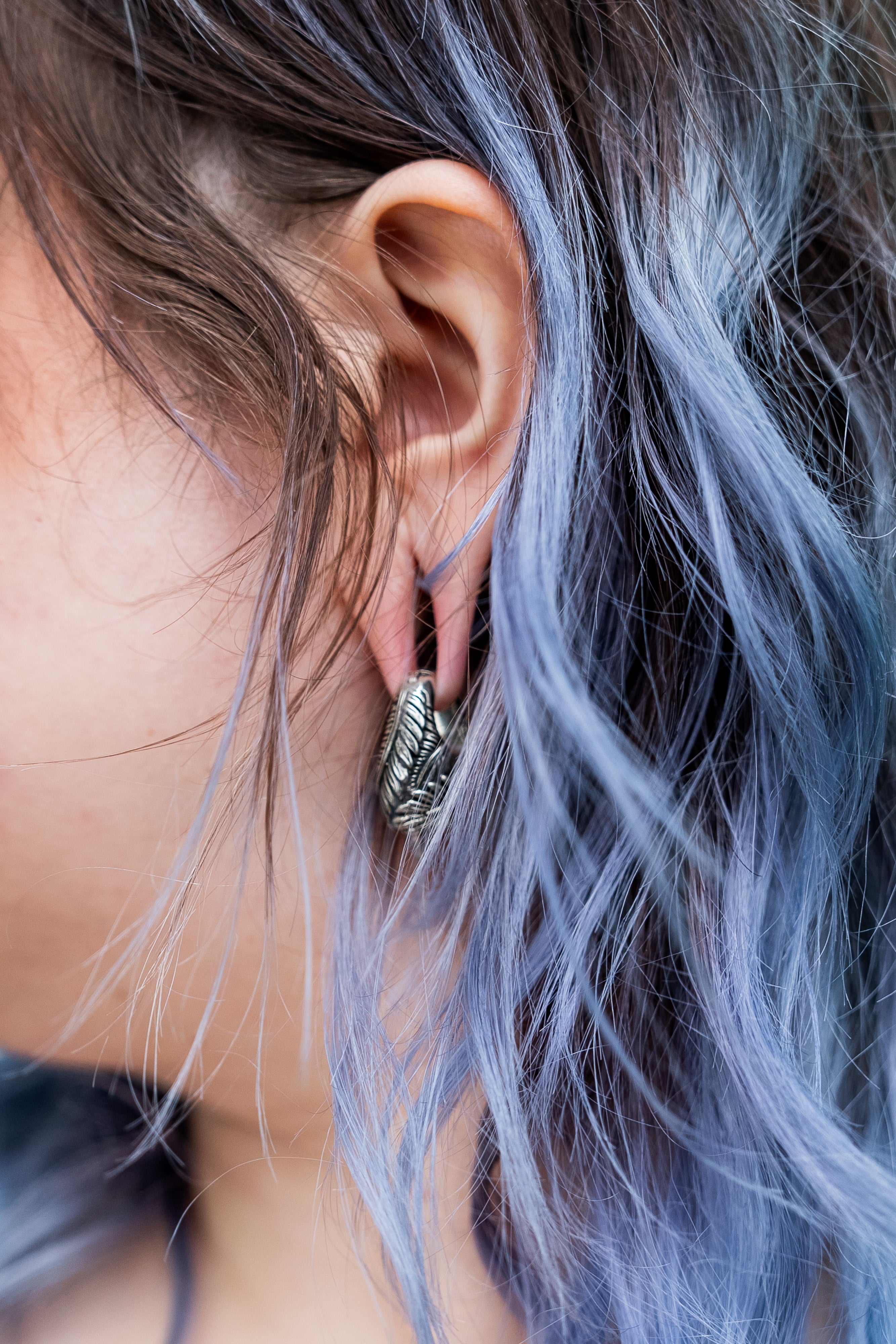 Feathered White Brass Hinged Ear Weights
