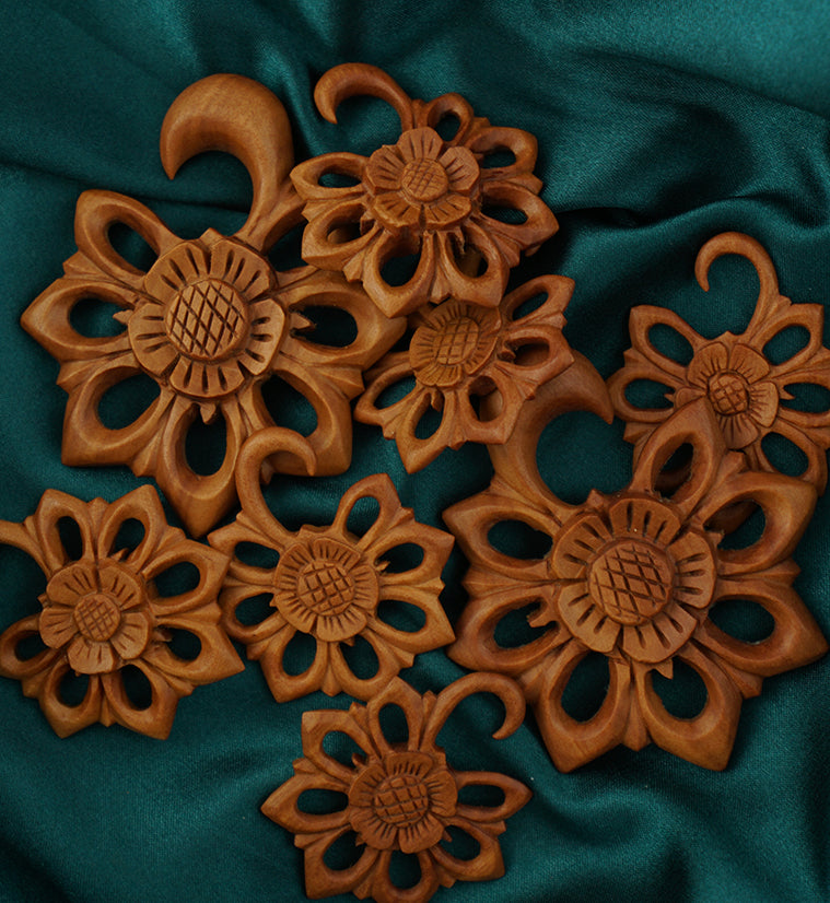 Saba Wood Blooming Flower Hanger Plugs