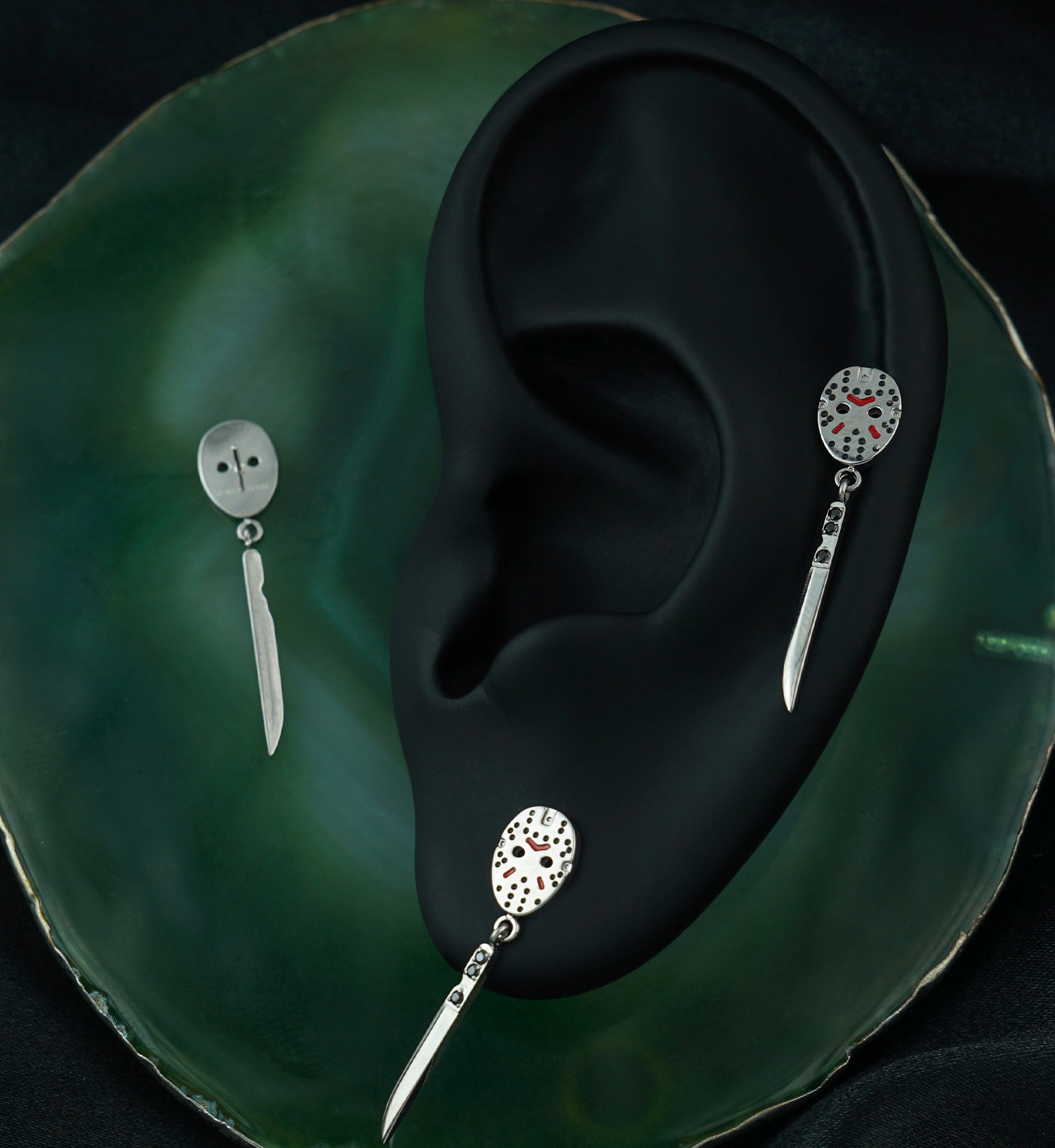 Friday The 13th Jason Mask Dangle Knife Titanium Threadless Top