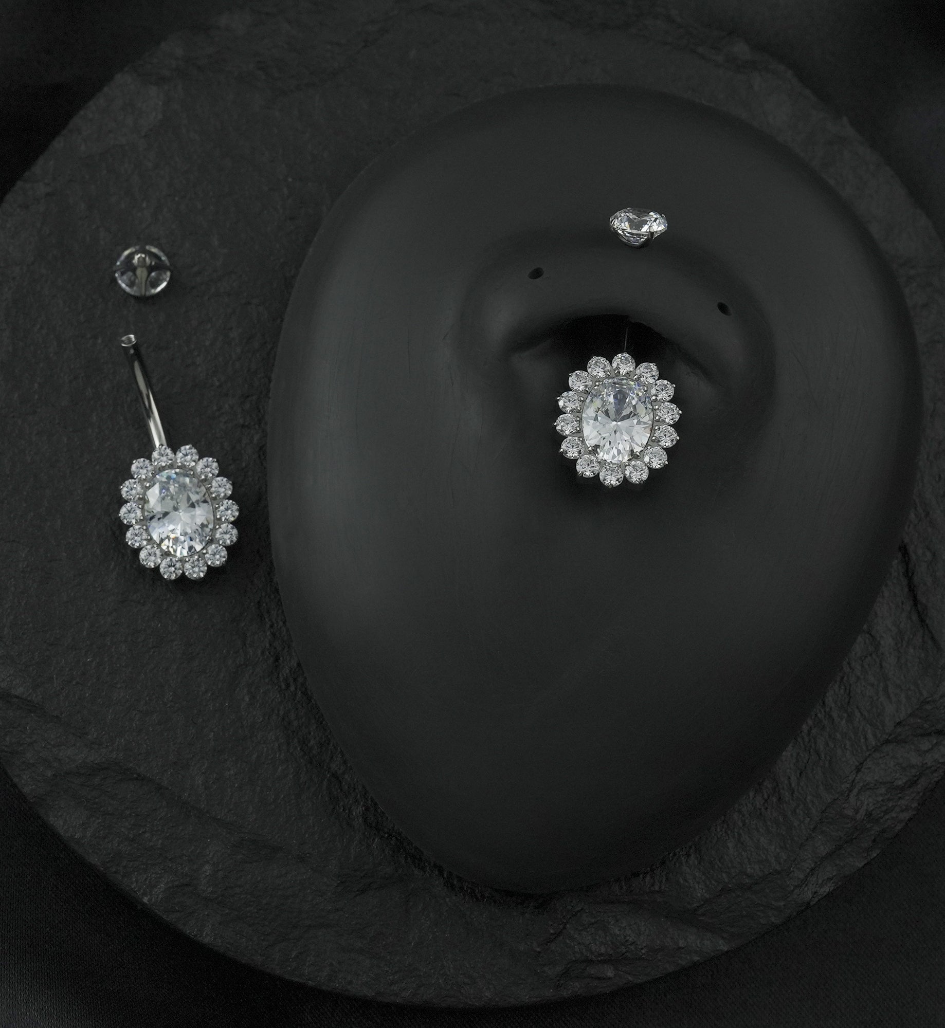 Gild Oval Clear CZ Titanium Internally Threaded Belly Button Ring