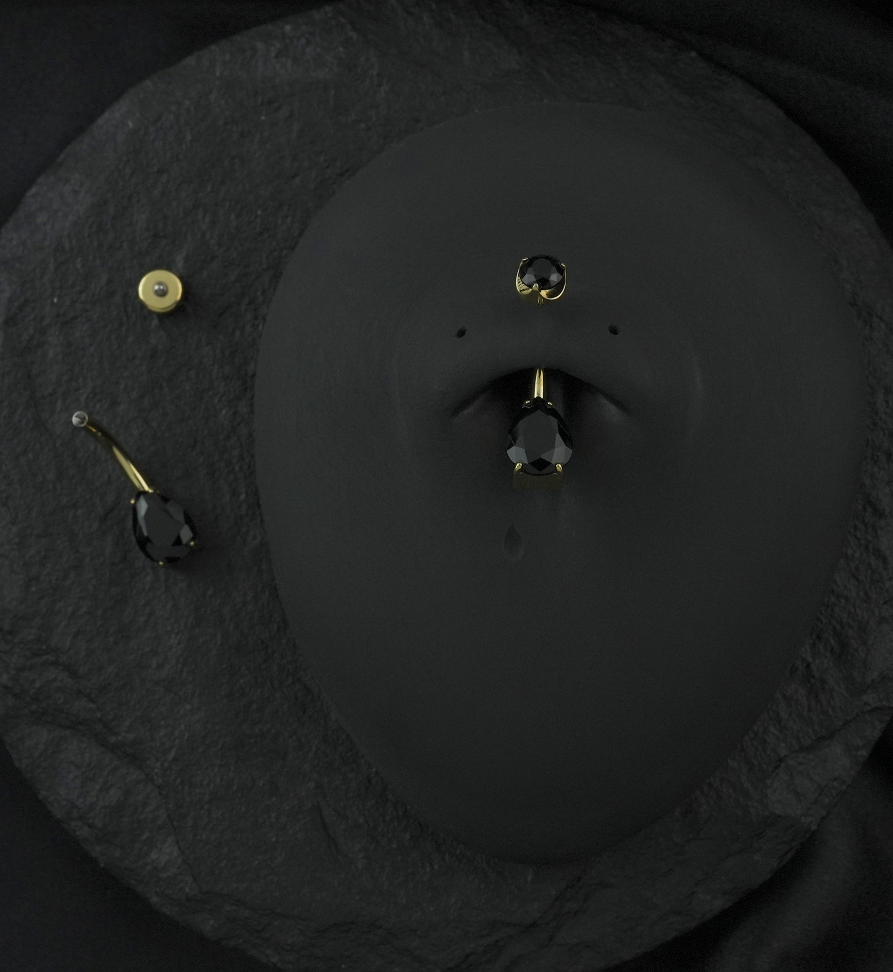 Gold PVD Black Agate Teardrop Internally Threaded Titanium Belly Button Ring