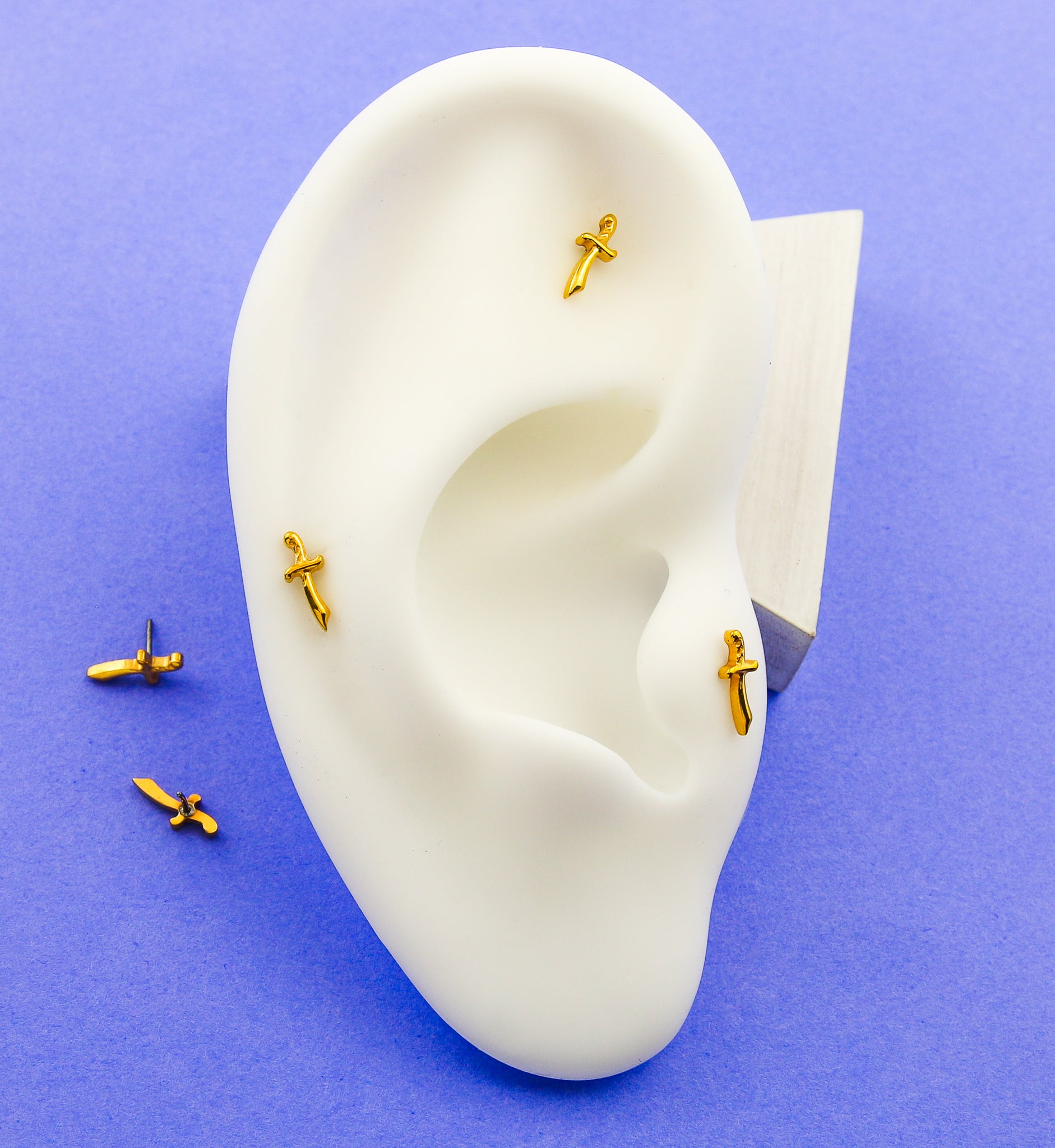 Gold PVD Cutlass Sword Titanium Threadless Top