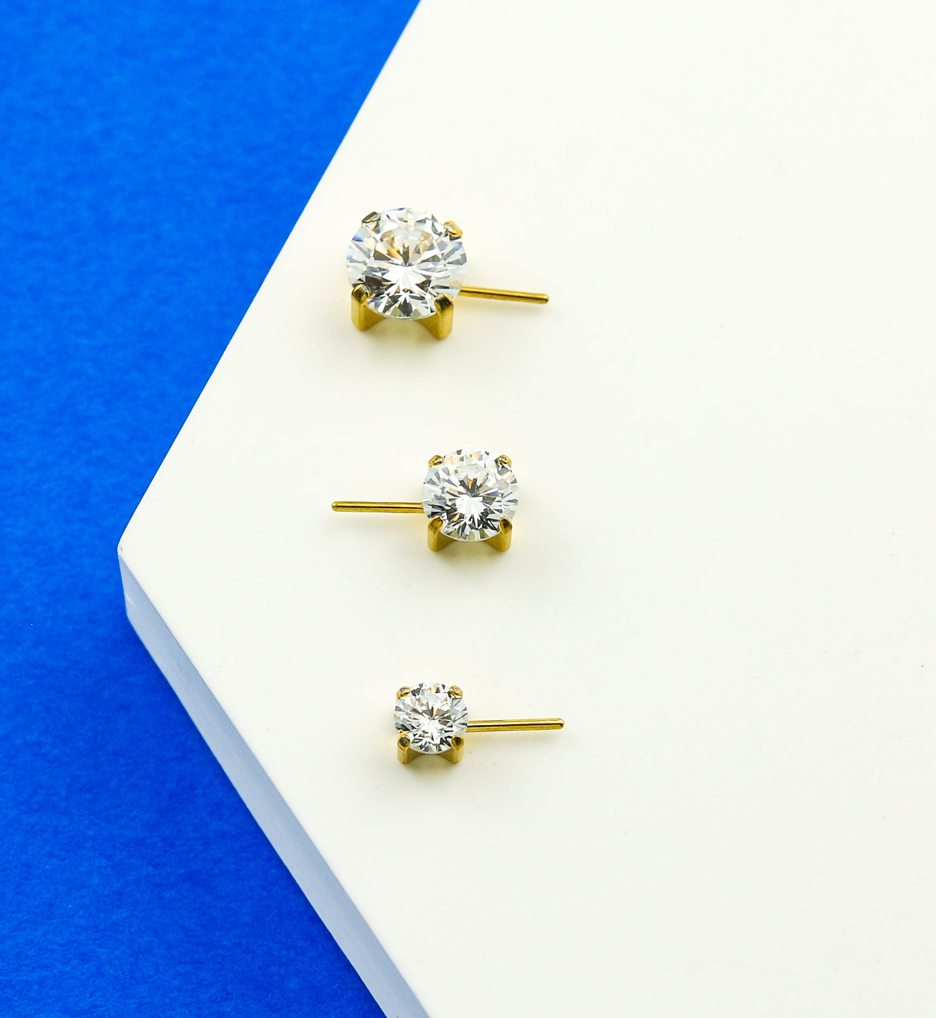 Gold PVD Forward Facing Prong Clear CZ Titanium Threadless Top