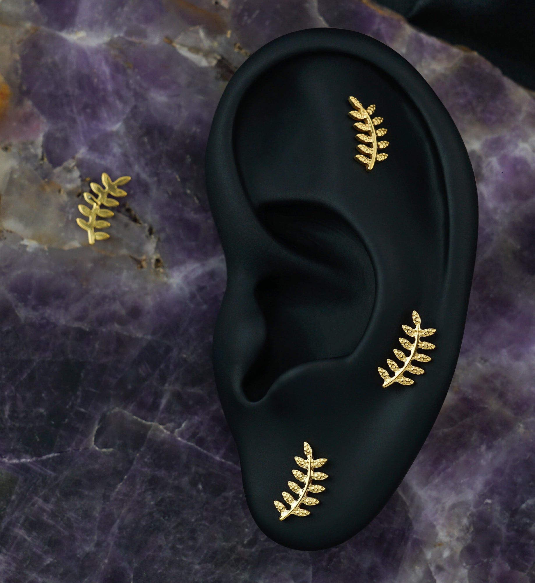 Gold PVD Long Leaf Titanium Threadless Top