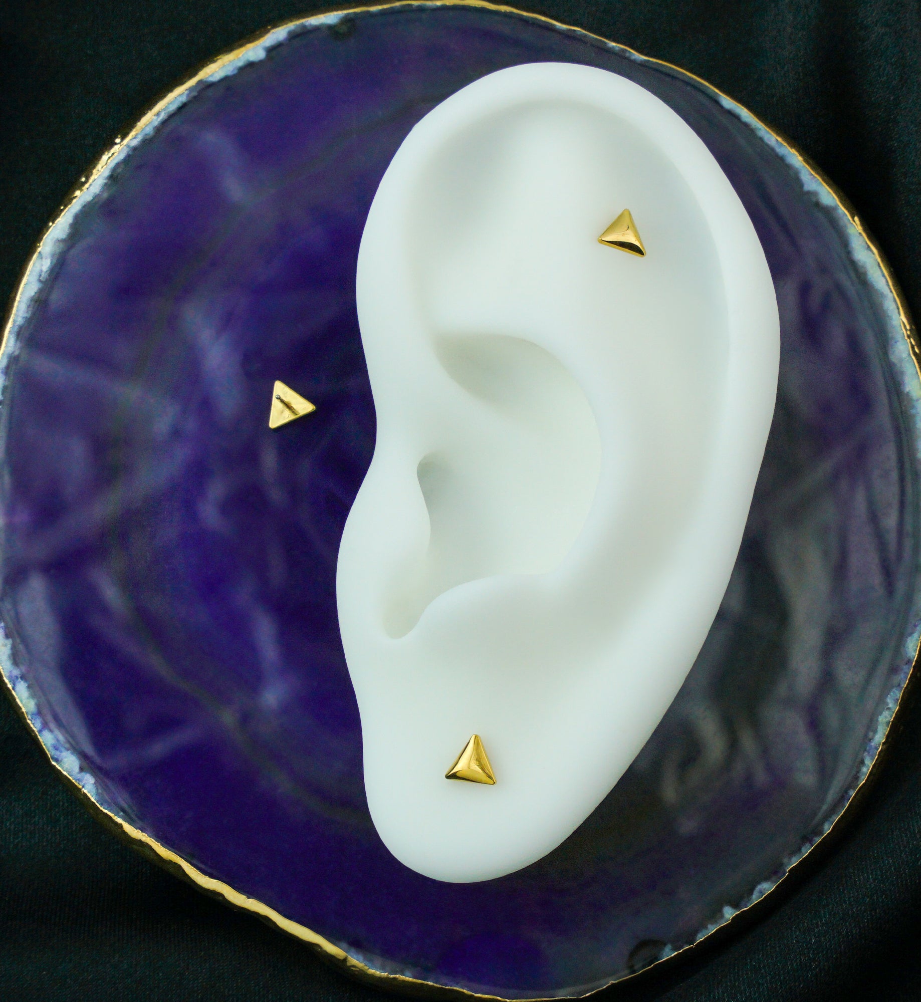 Gold PVD Rounded Triangle Titanium Threadless Top