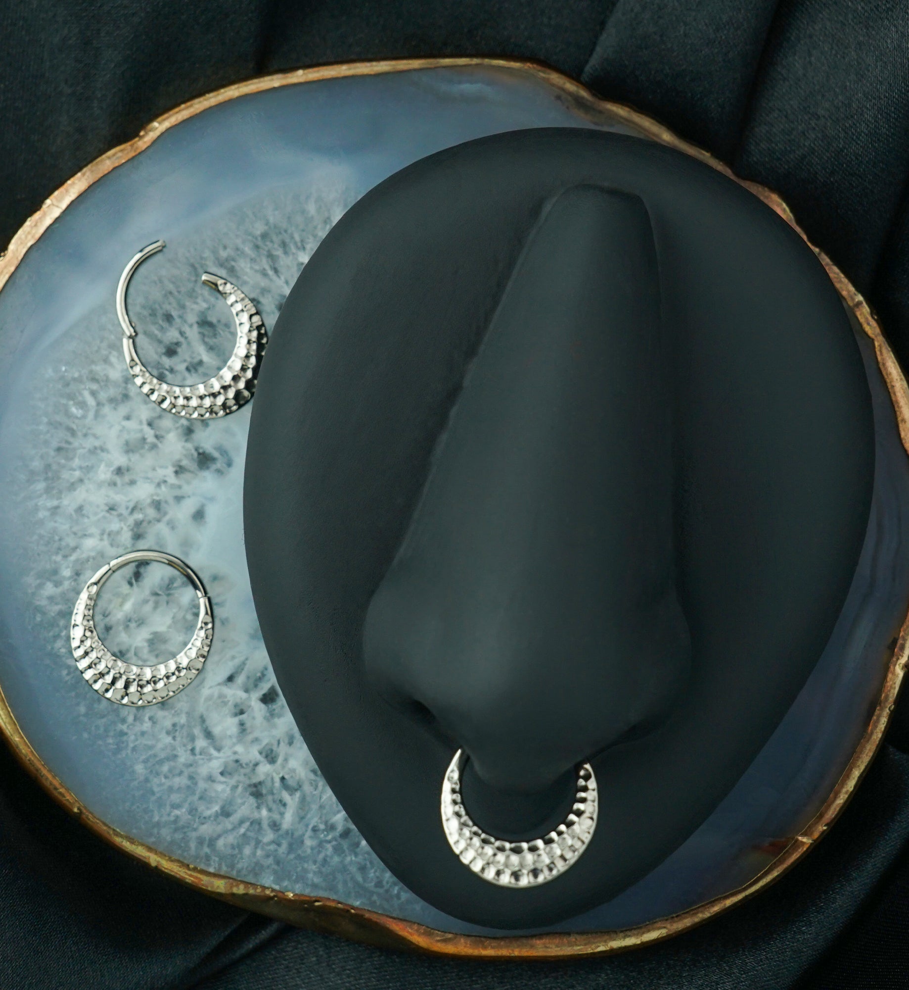 Hammered Hoop Titanium Hinged Segment Ring