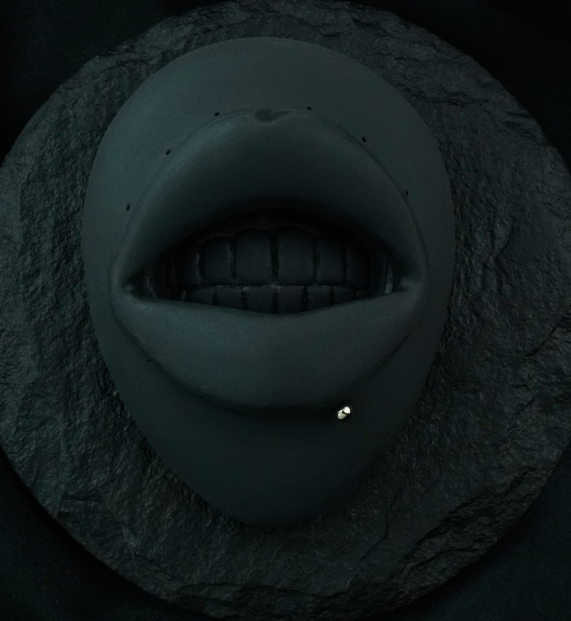 Internally Threaded Titanium Labret