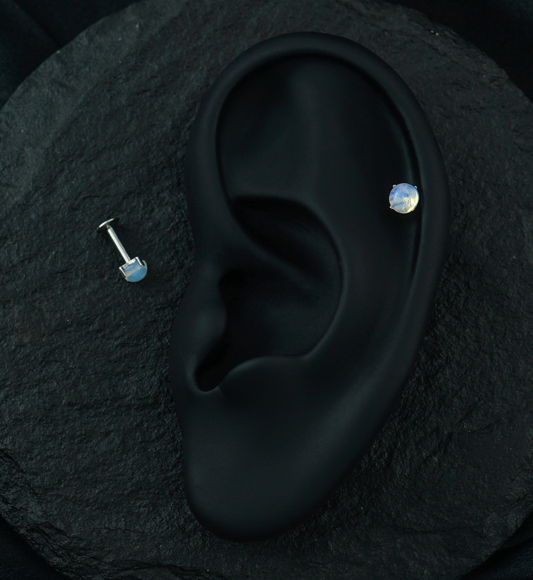 Opalite Glass Prong Top Internally Threaded Labret