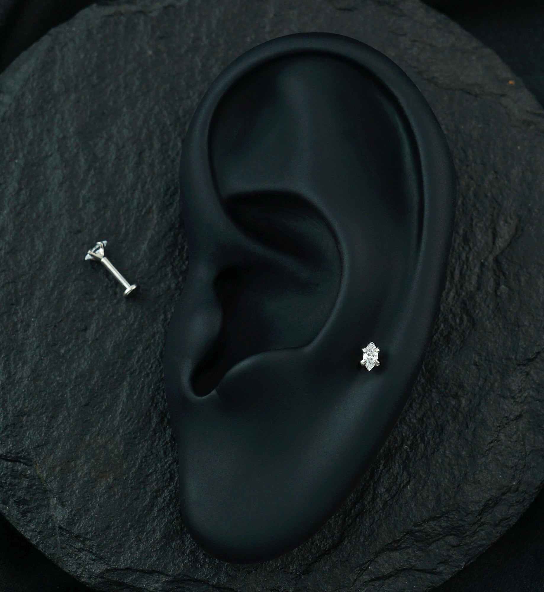 Oval CZ Prong Internally Threaded Labret