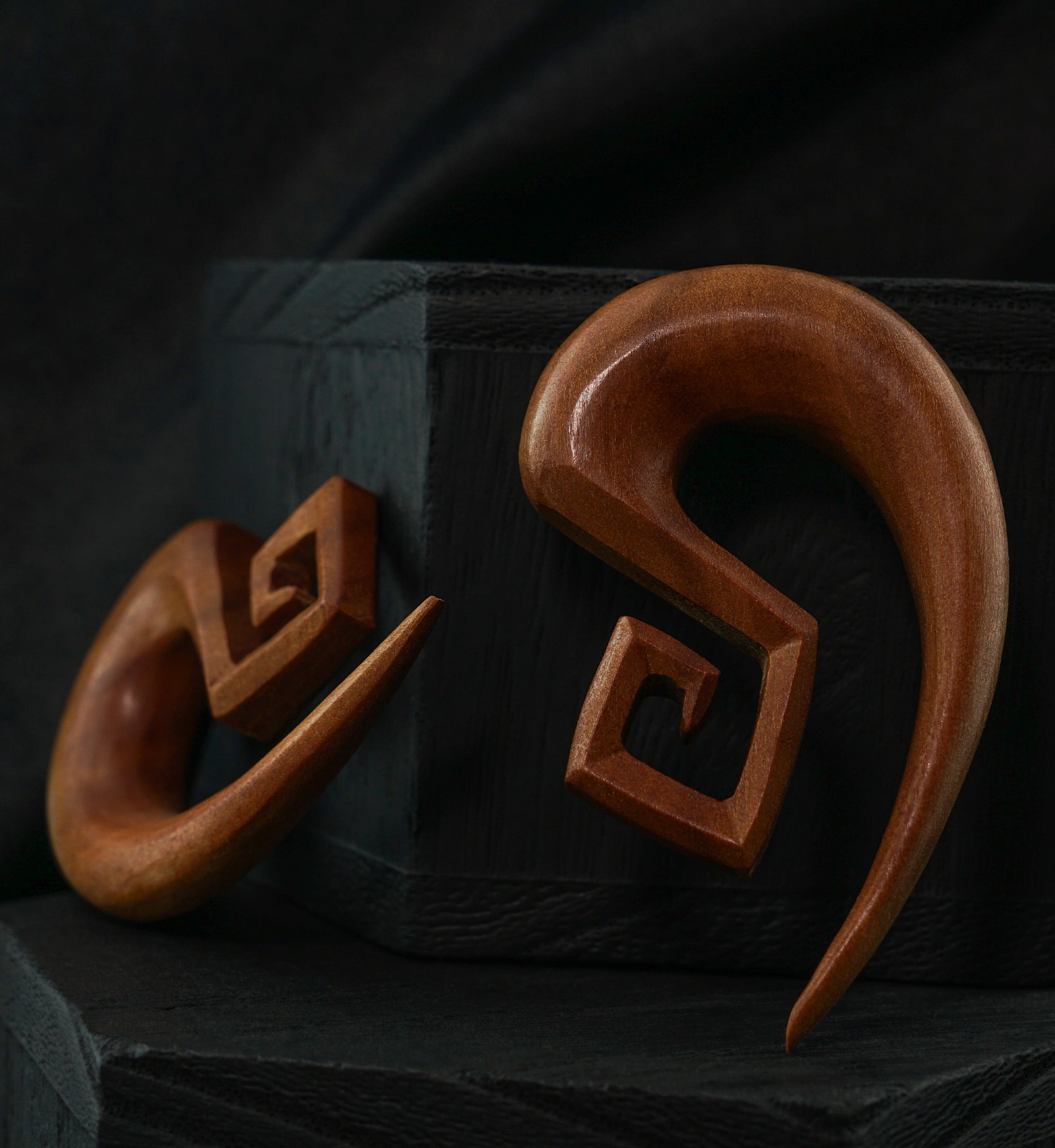 Paragon Wooden Spiral Hangers