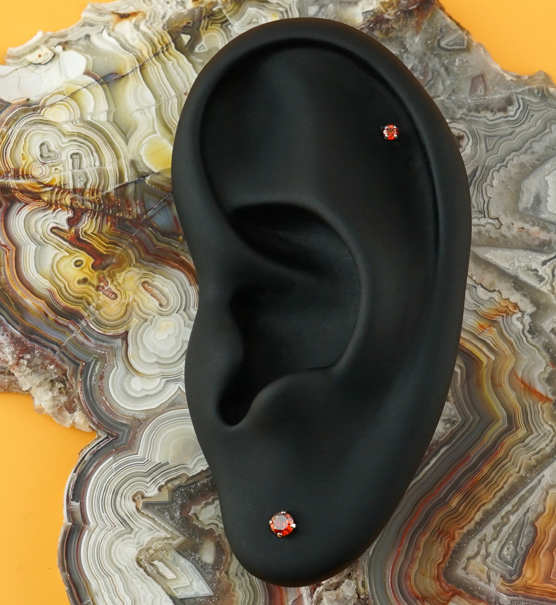 Red CZ Prong Internally Threaded Mini Disc Labret