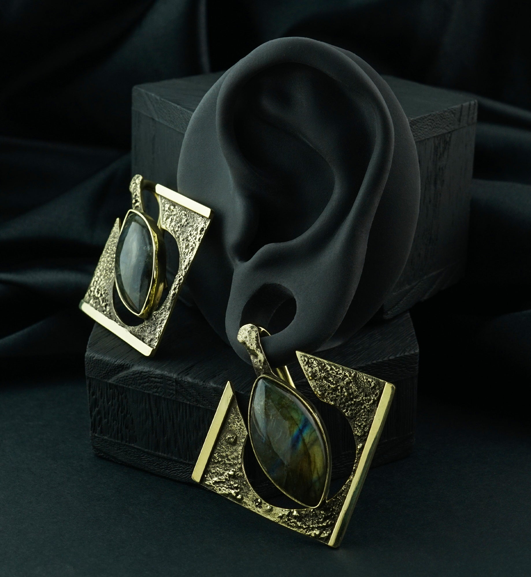 Rhombus Hammered Ellipse Labradorite Stone Inlay Brass Ear Hangers