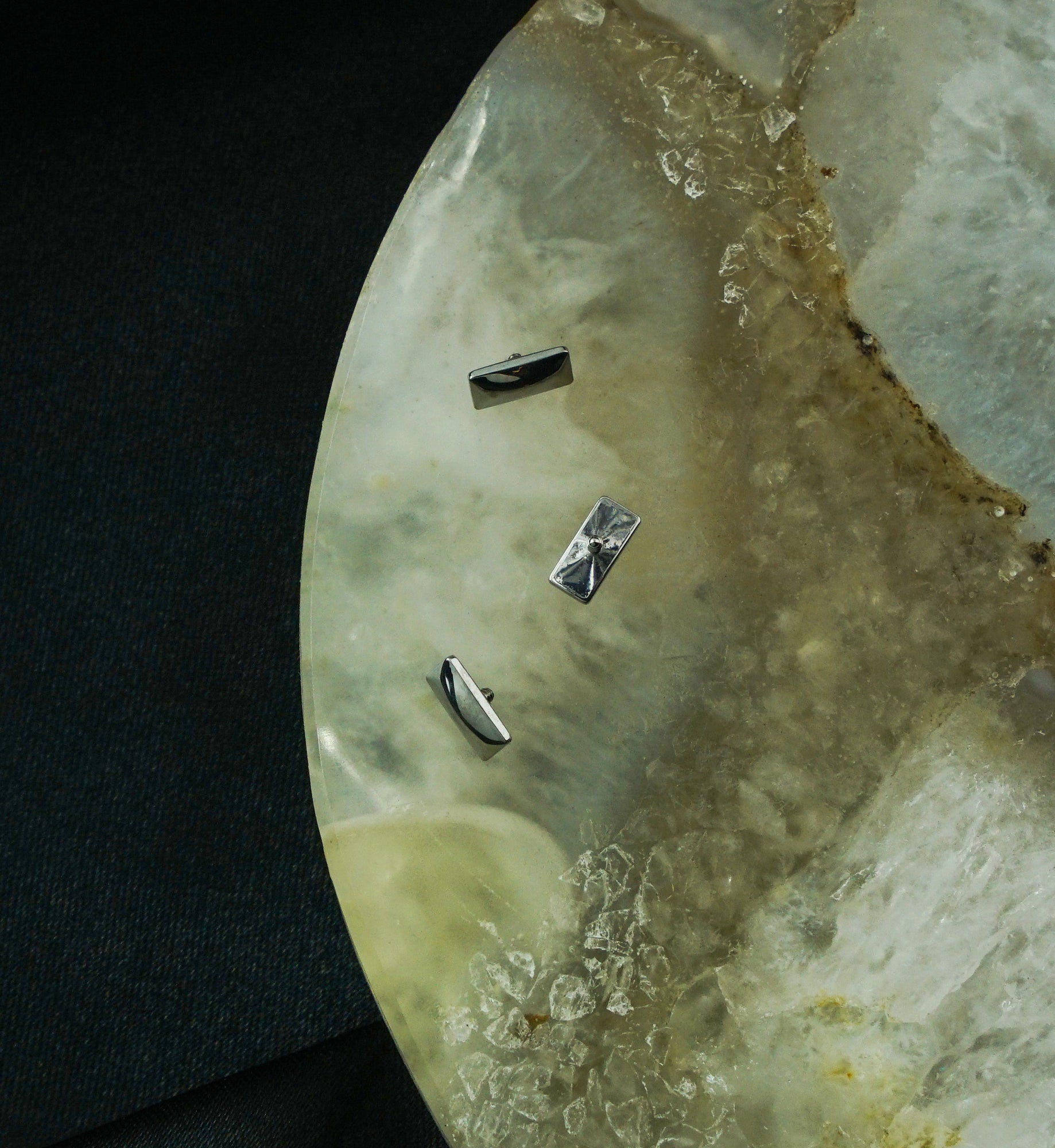 Rounded Rectangle Titanium Internally Threaded Top