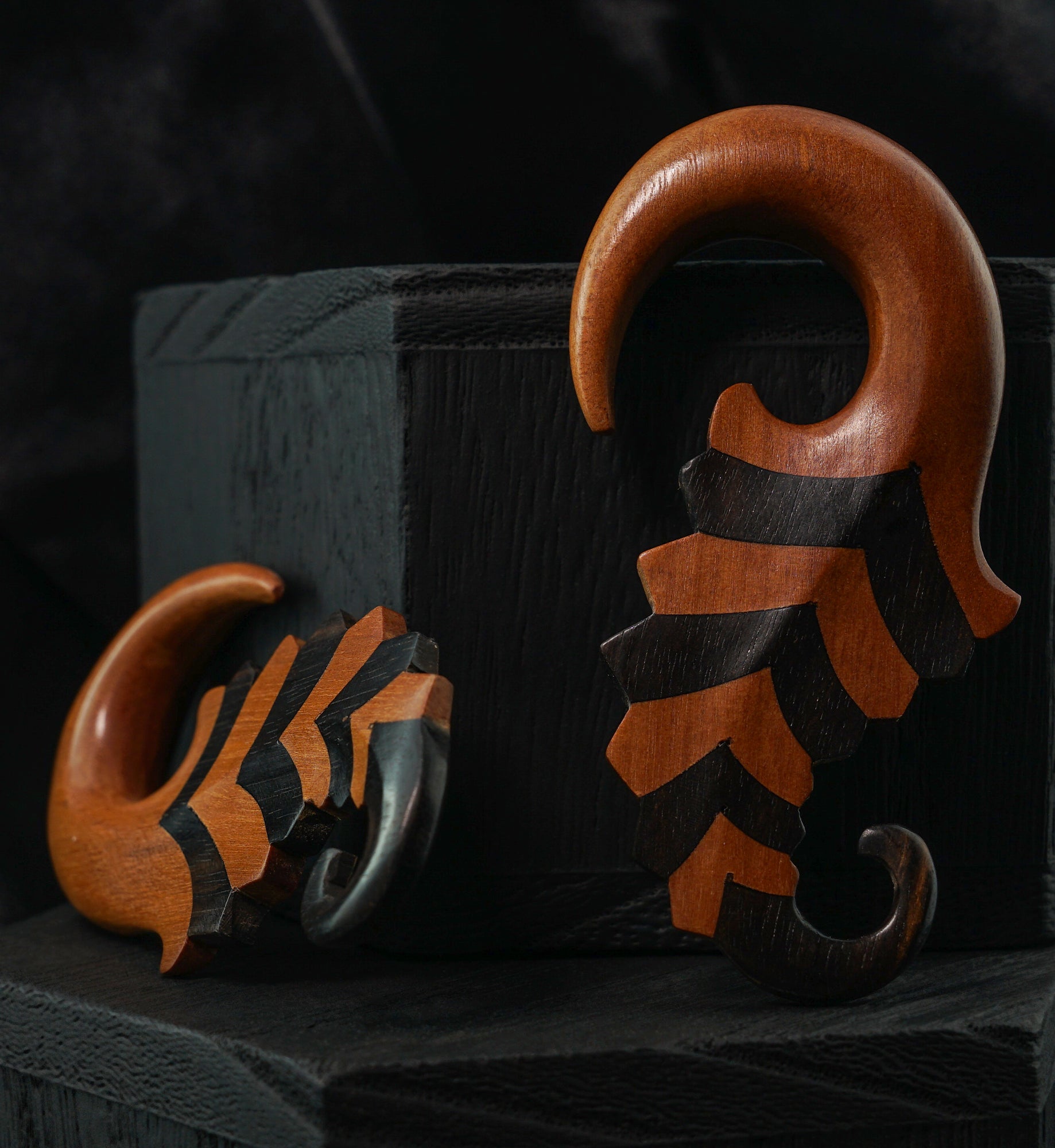 Saba Sea Spiral Double Wood Hangers