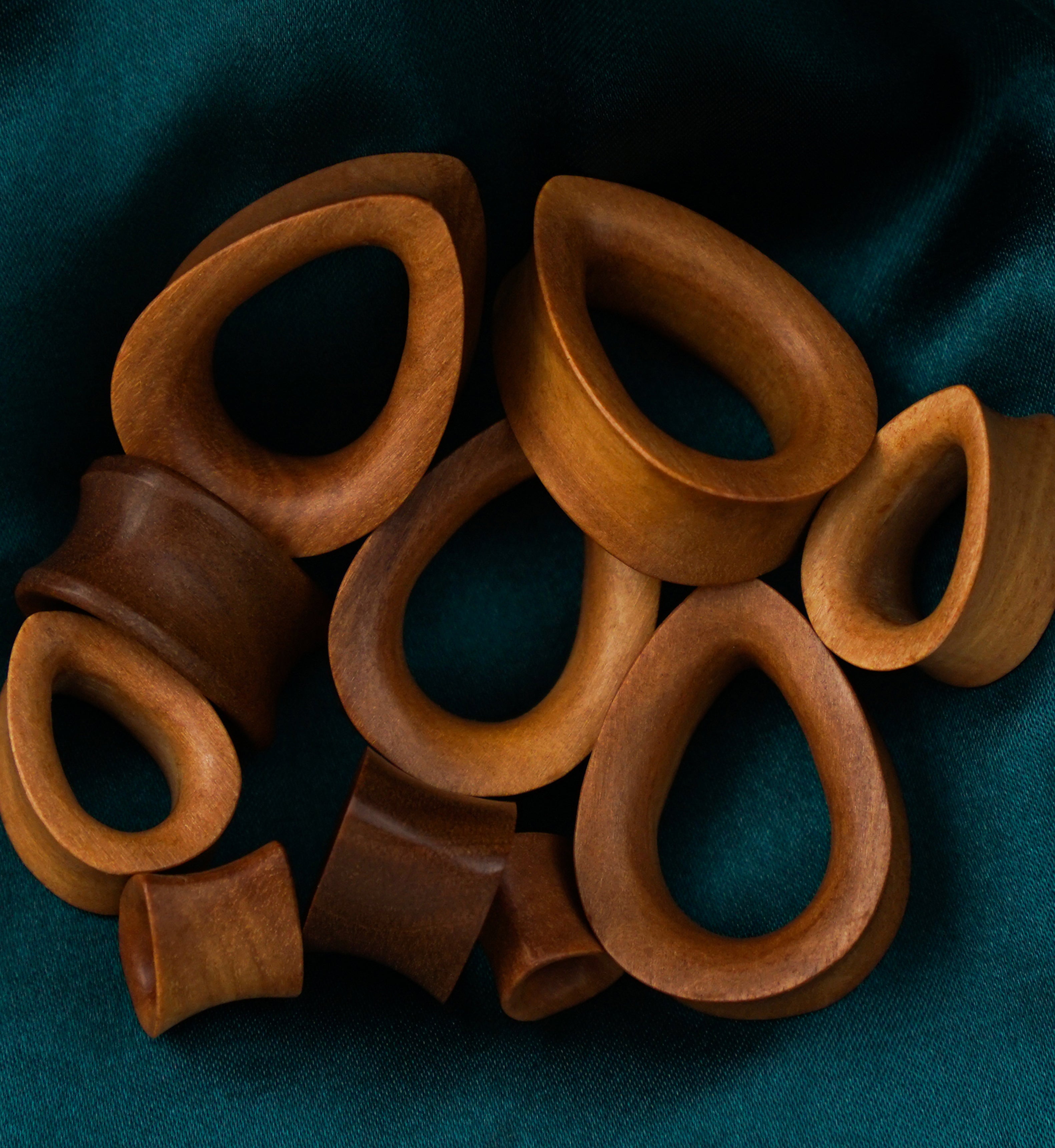 Saba Wood Teardrop Tunnels