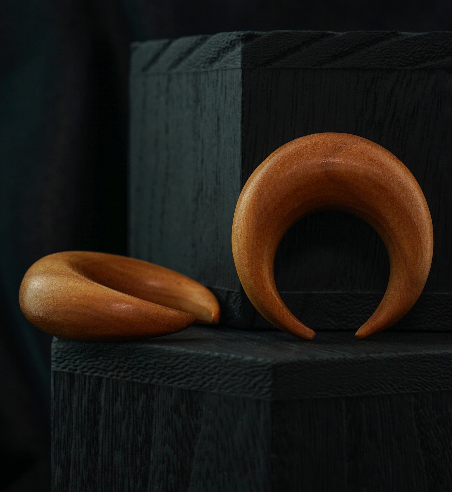 Saba Wooden Pinchers