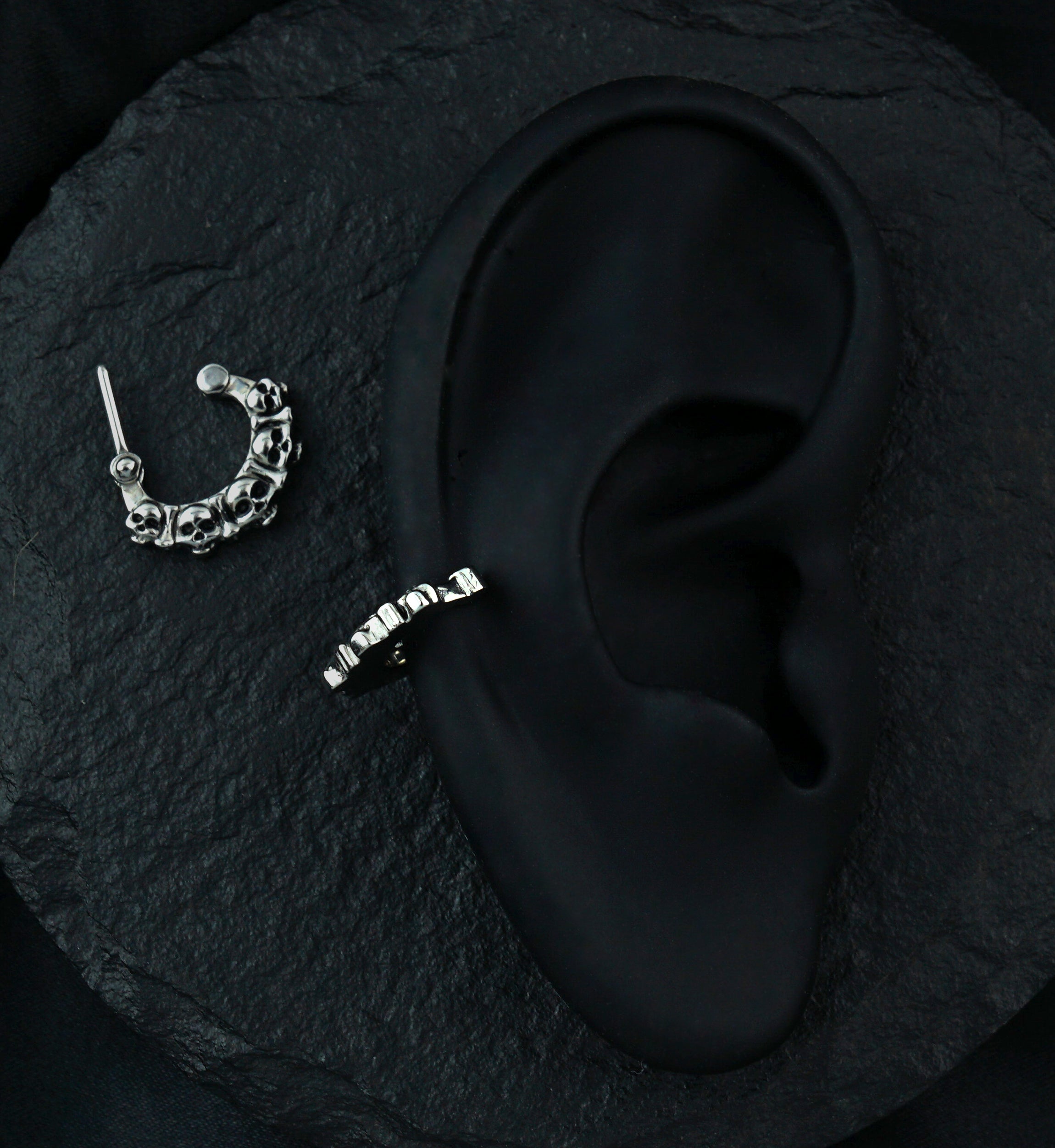 16G Silver Skulls Hinged Clicker Ring