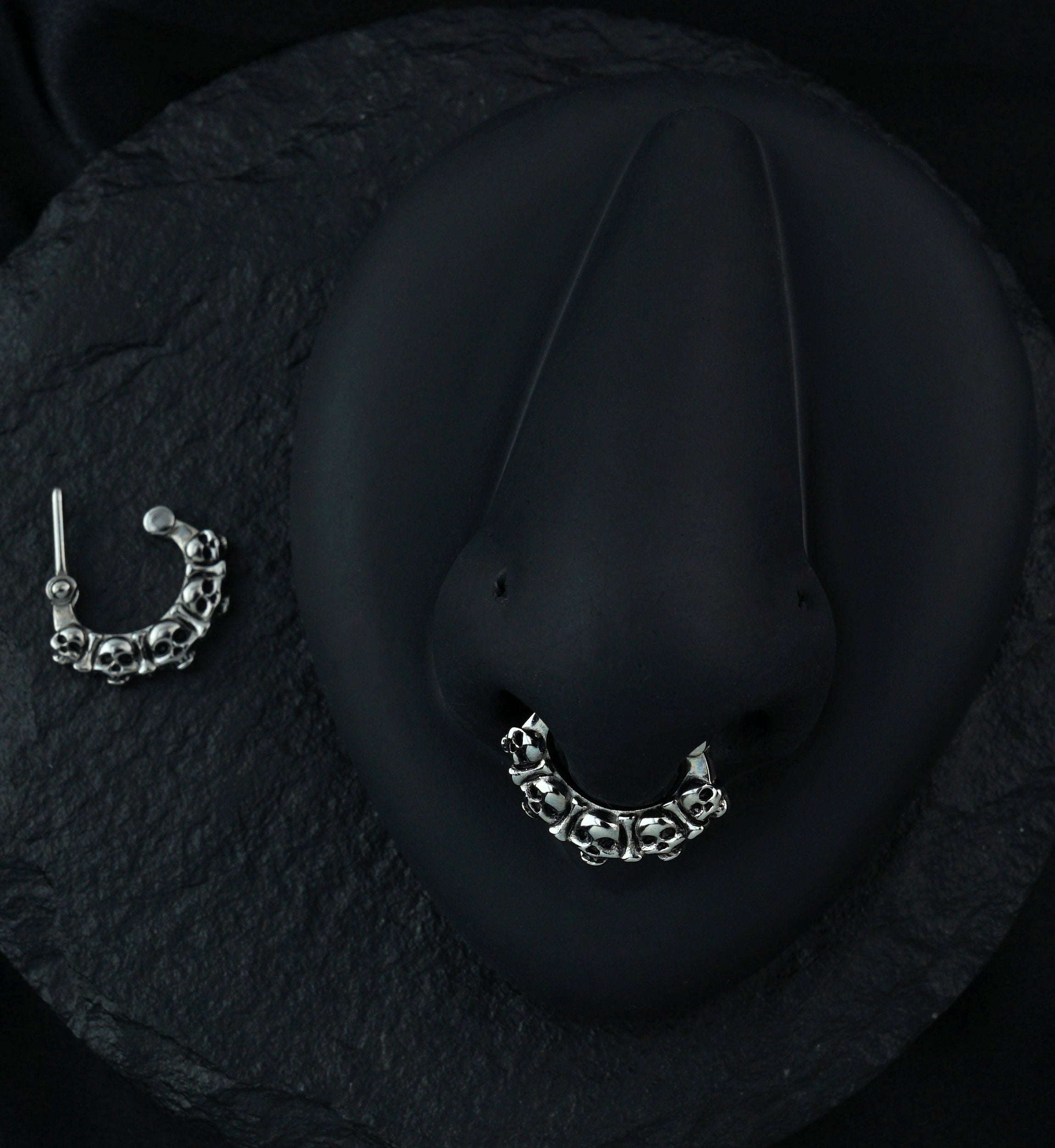 16G Silver Skulls Hinged Clicker Ring