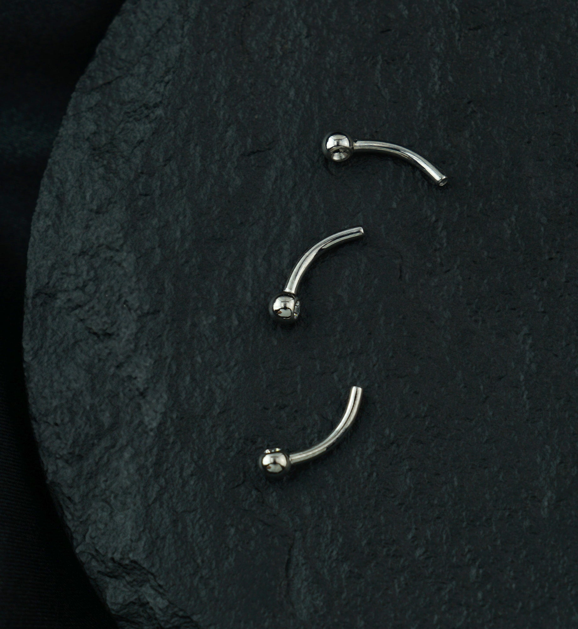 Single CZ Titanium Curved Internally Threaded Barbell