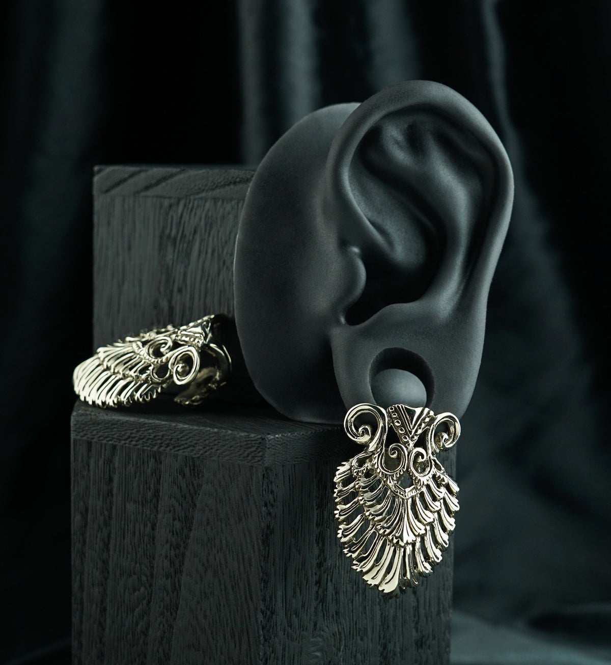 Sinuous White Brass Ear Weights
