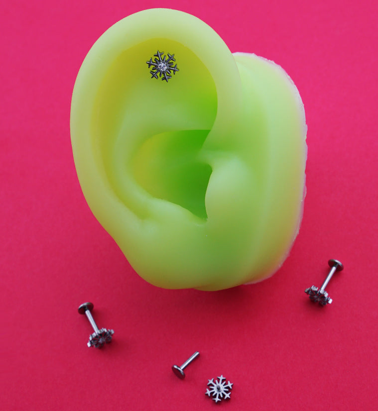 Snowflake Centered CZ Titanium Internally Threaded Labret