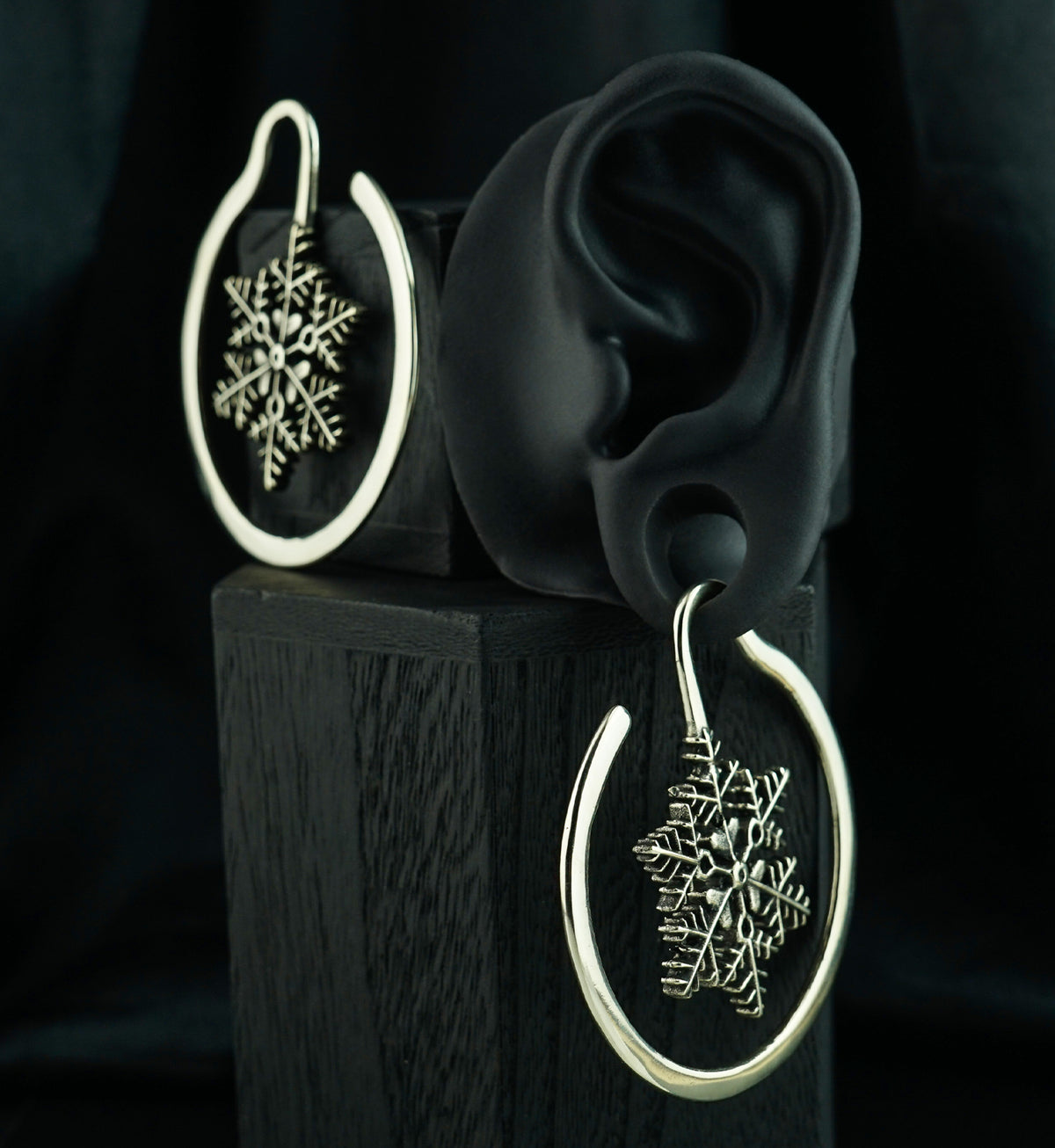 Snowflake White Brass Ear Weights