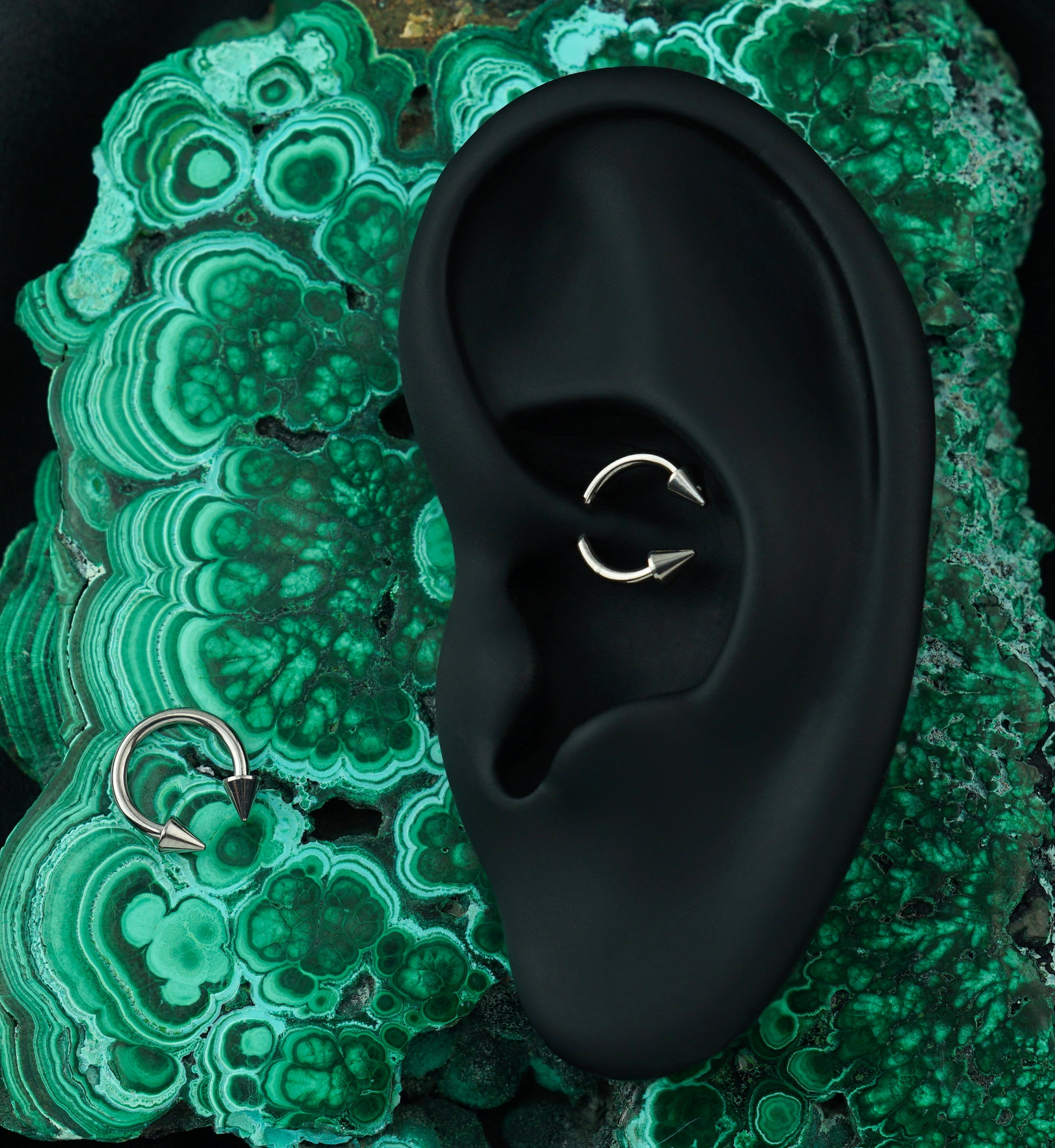 Spike Internally Threaded Titanium Circular Barbell