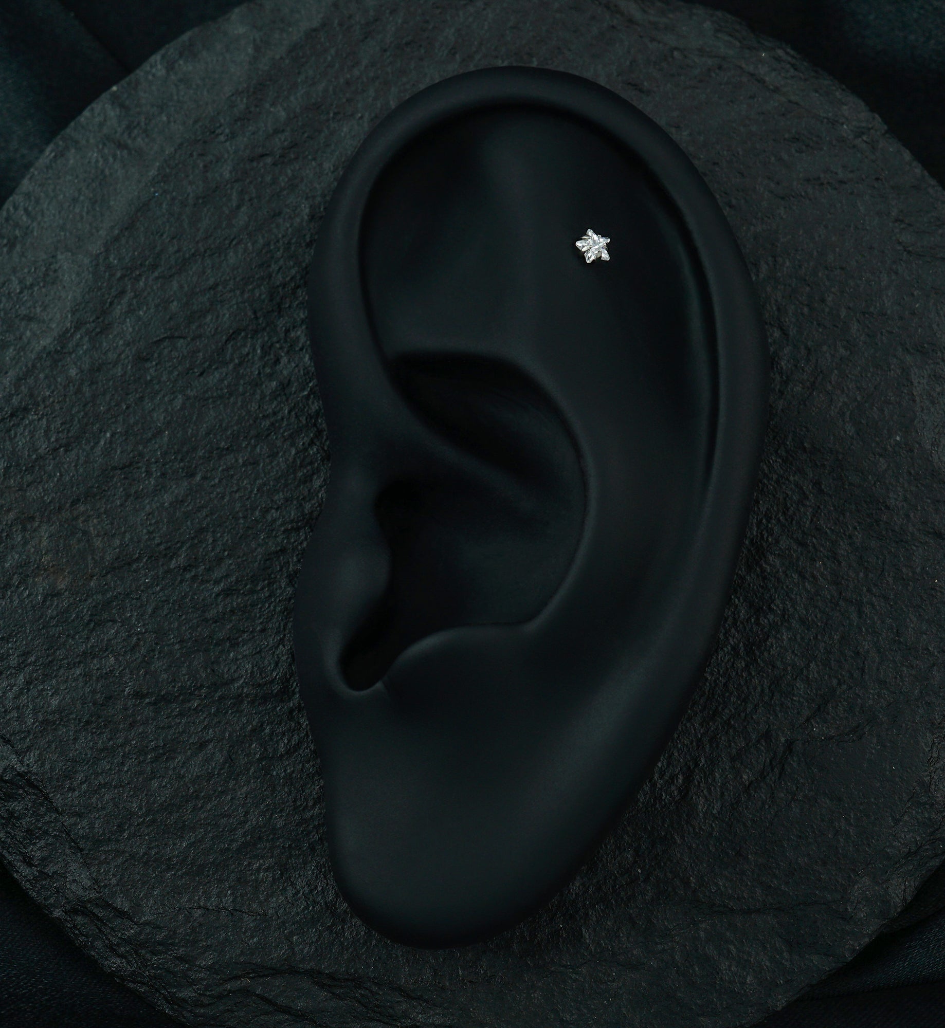 Star CZ Prong Titanium Internally Threaded Labret