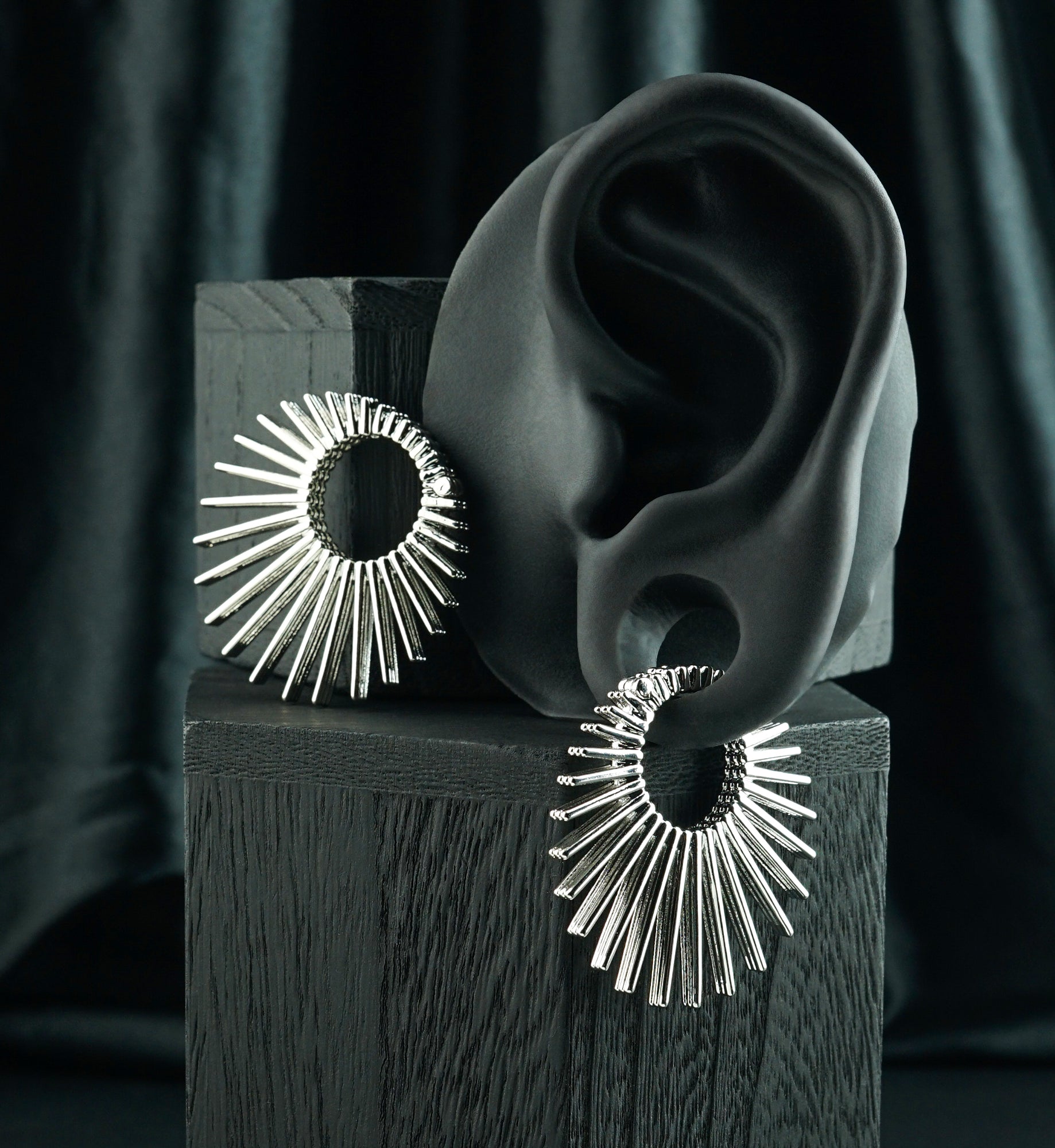 Sunburst Stainless Steel Hinged Ear Weights