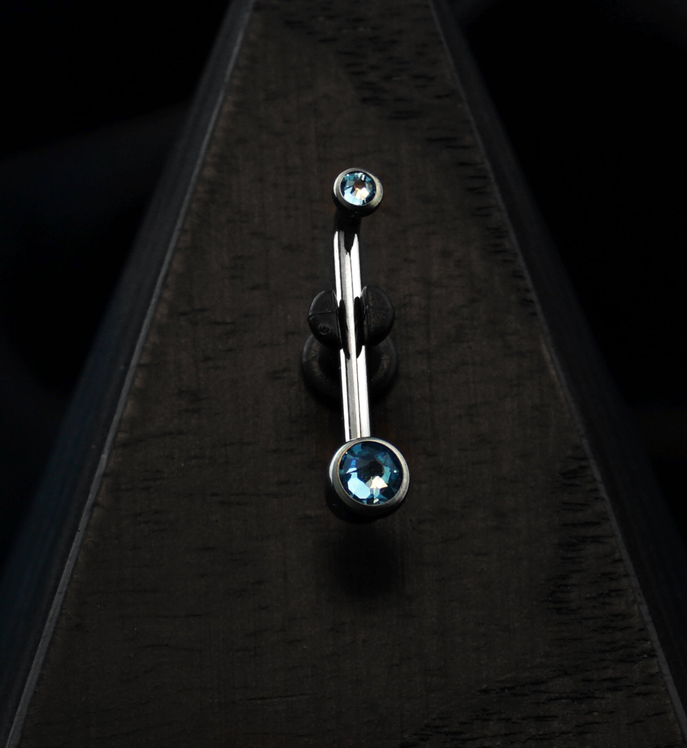 Vertical Clitoral Hood Aqua CZ Bar