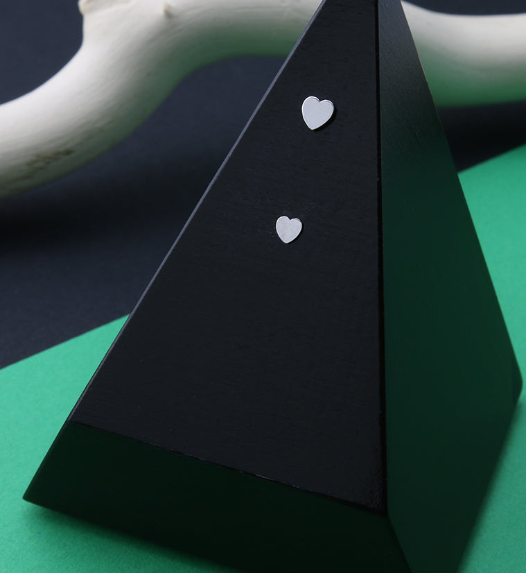 14kt All White Gold Heart Threadless Top