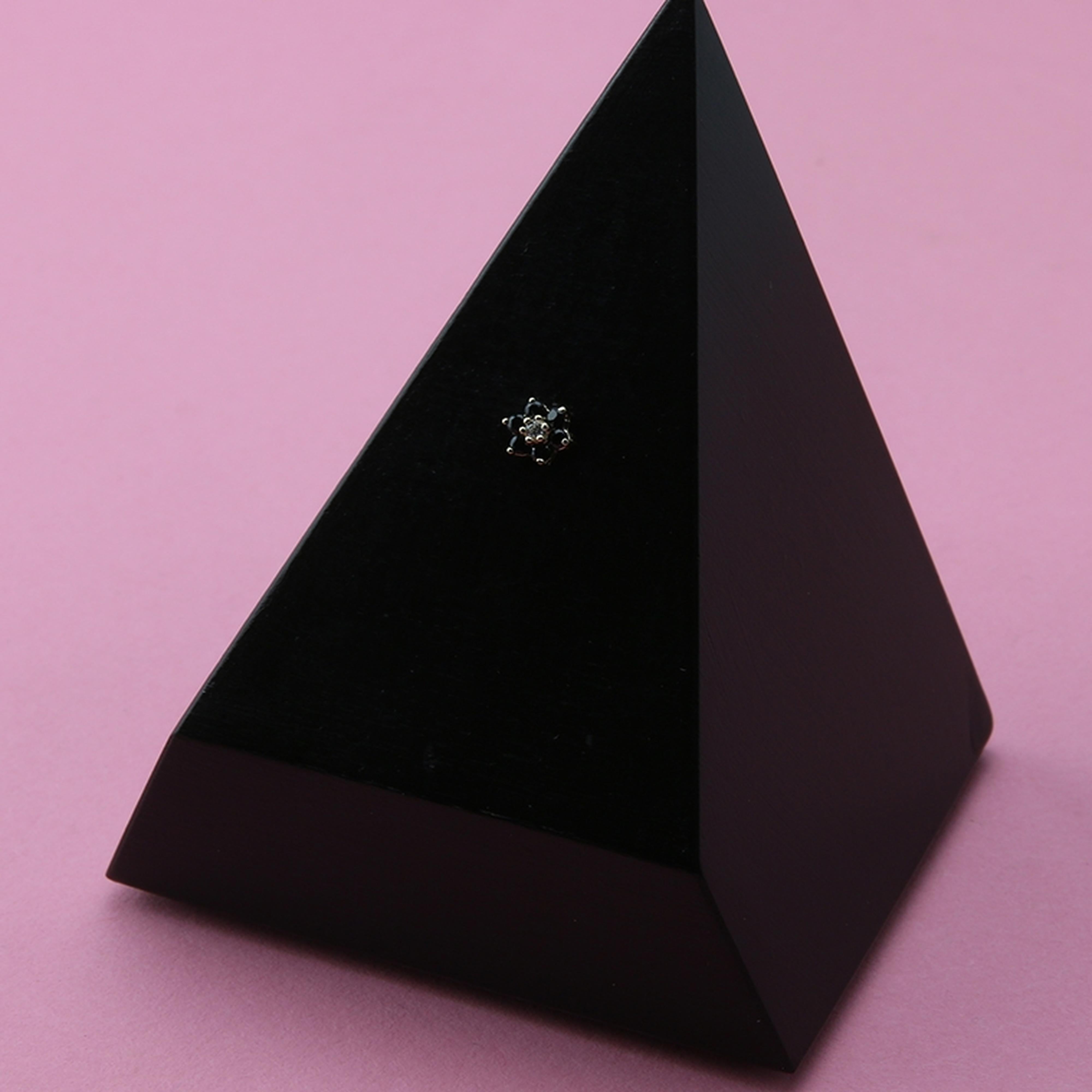 14kt Gold Black & Clear CZ Flower Threadless Top