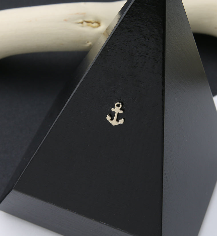 14kt Gold Anchor Threadless Top