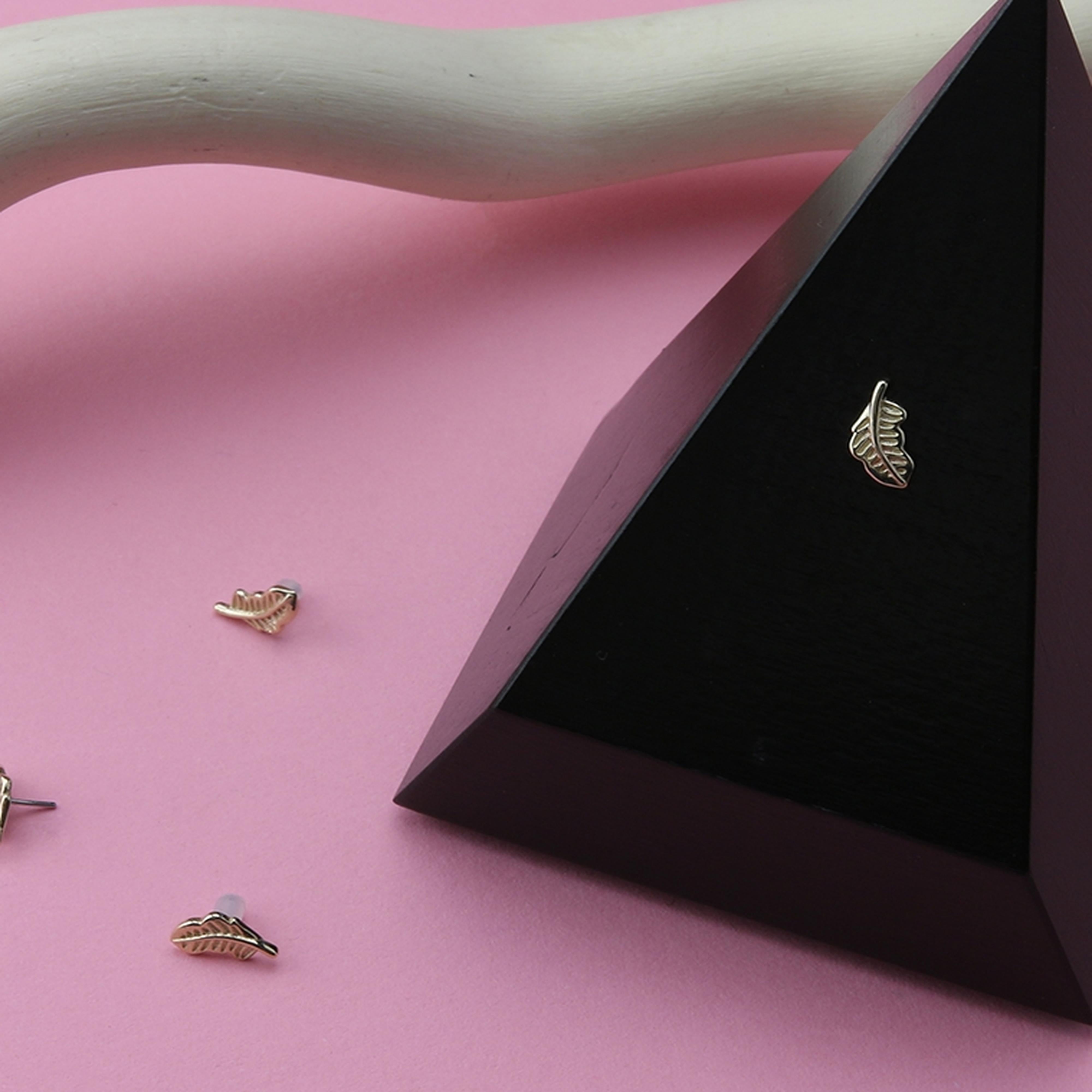 14kt Gold Feather Threadless Top