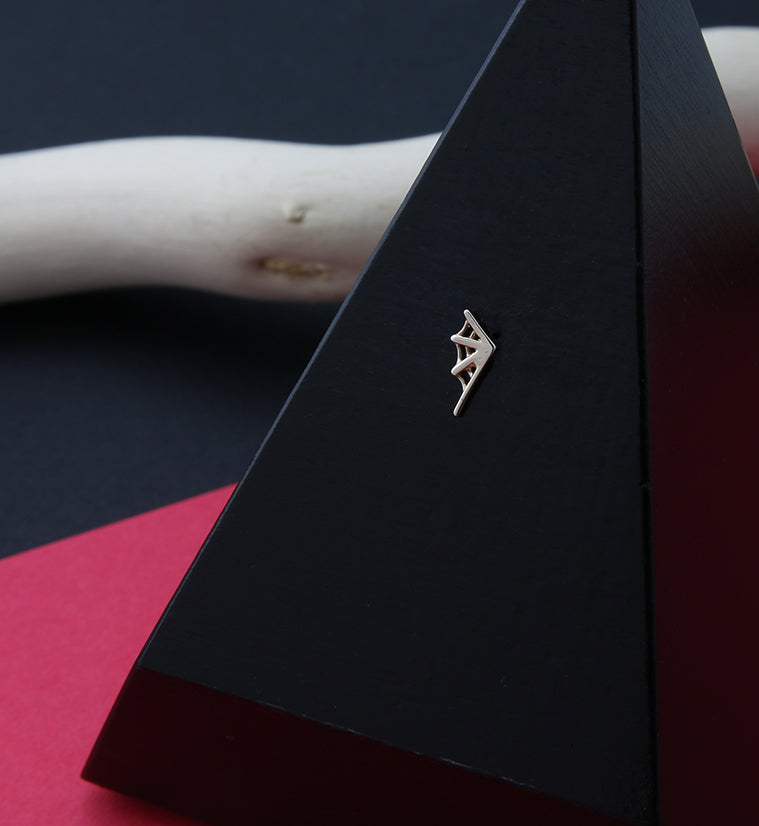 14kt Gold Spiderweb Left Ear Threadless Top