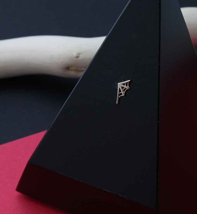 14kt Gold Spiderweb Right Ear Threadless Top