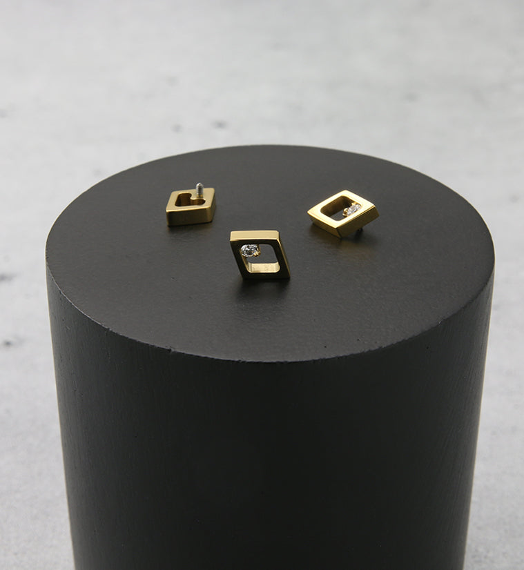 24kt Gold PVD Corundum CZ Internally Threaded Titanium Top