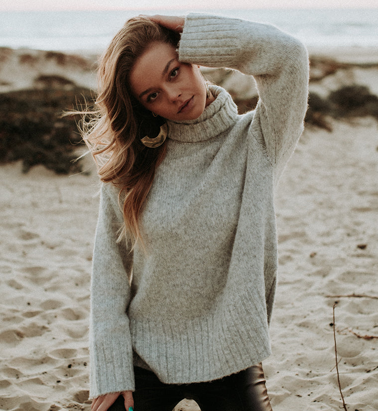 Gold Arc Titanium Hangers - Earrings