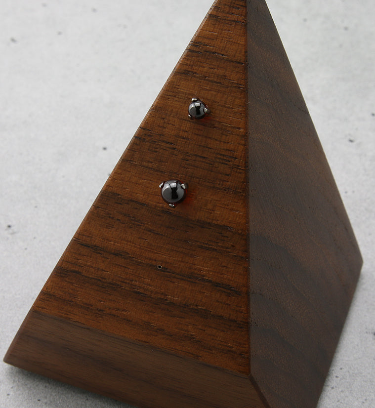 Red Glass Claw Titanium Threadless Top