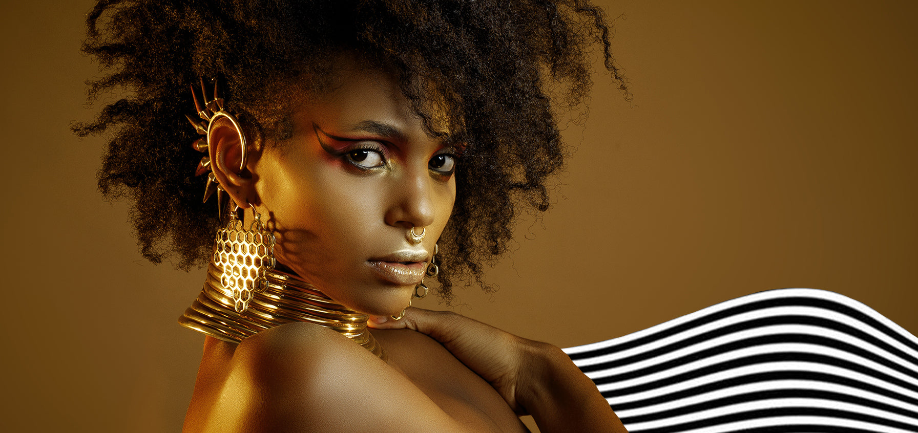 4 Reasons Why Gold Body Jewelry is All the Rage in 2023