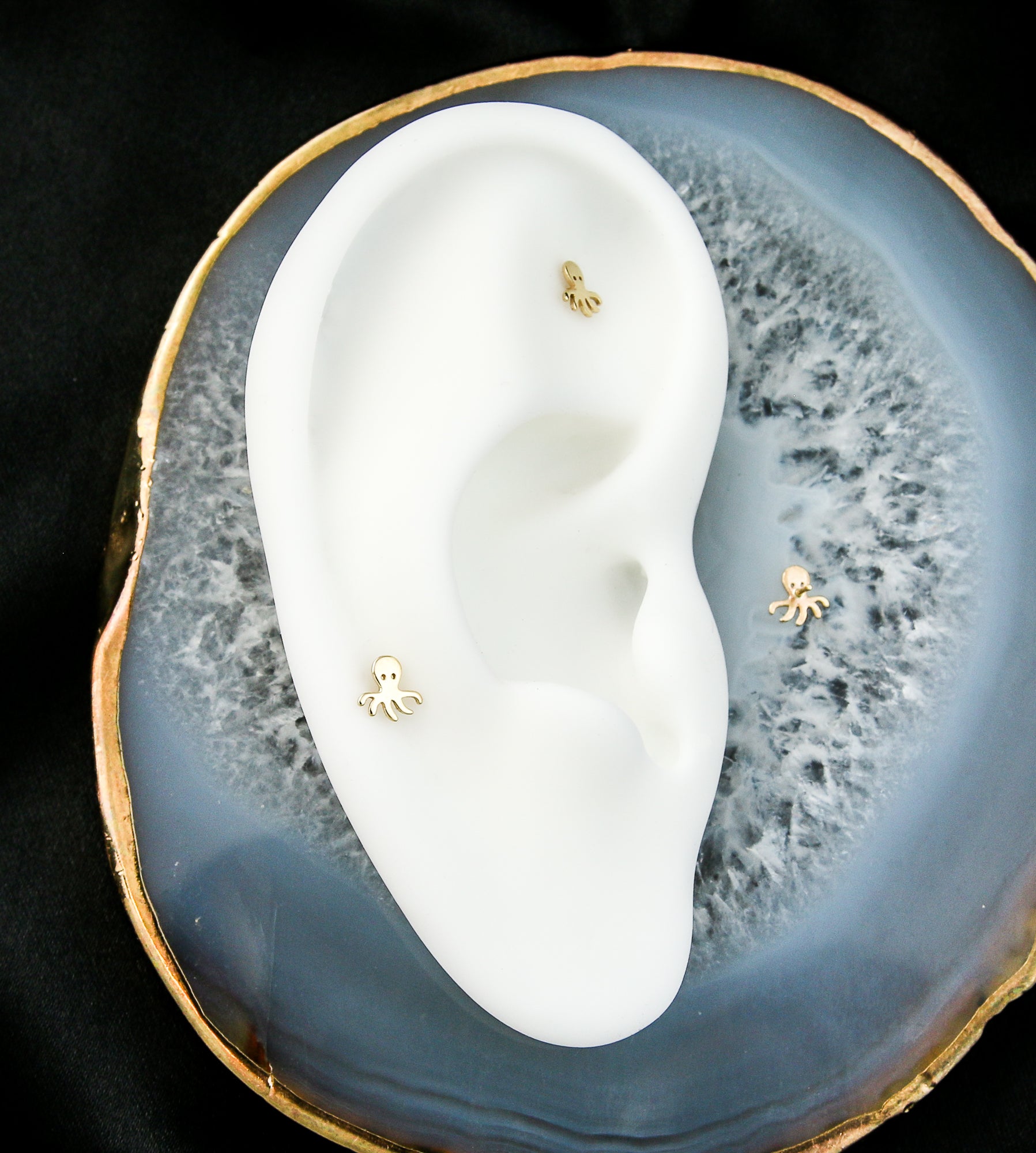 14kt All Gold Swimming Octopus Threadless Top