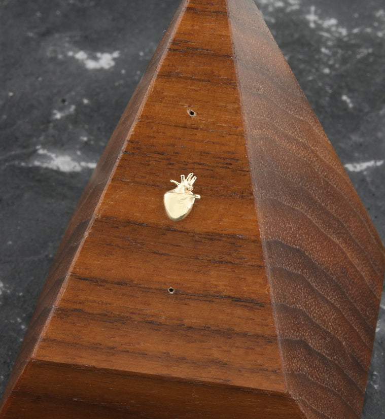 14kt Gold Anatomical Heart Threadless Top