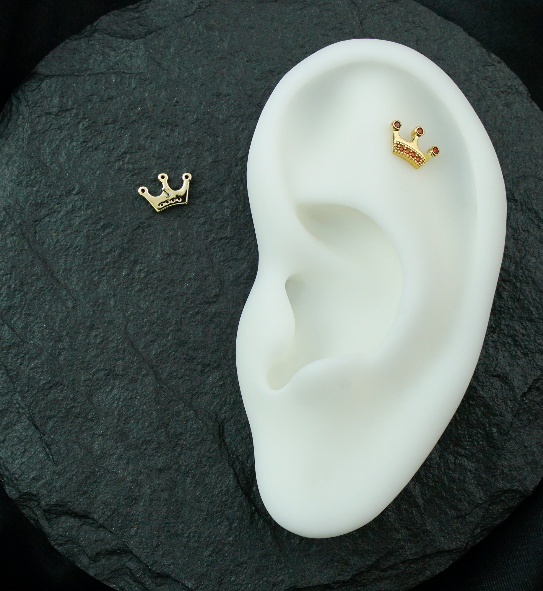 14kt Gold Crown Garnet CZ Threadless Top