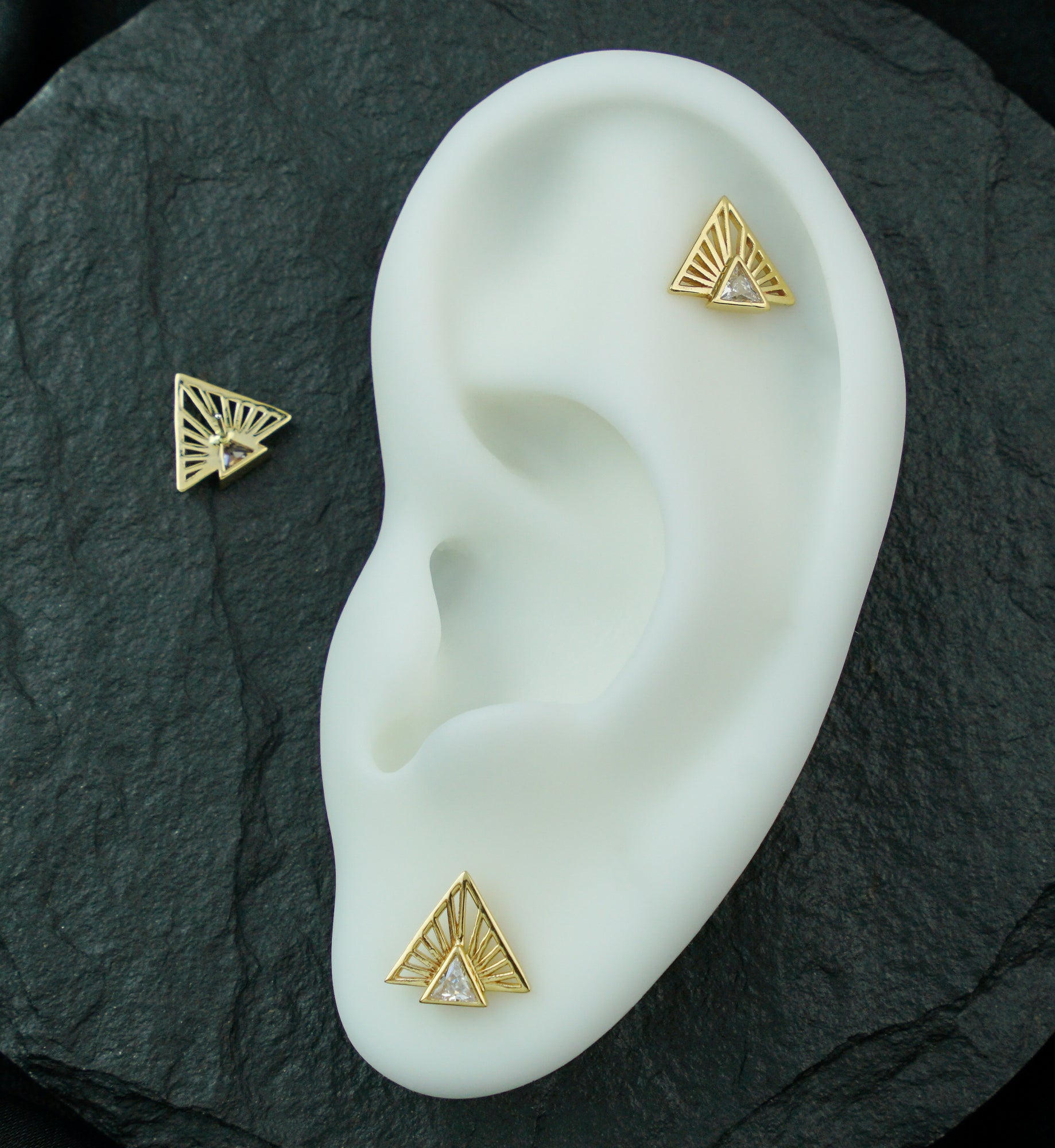 14kt Gold Drop Triangle Burst Clear CZ Threadless Top