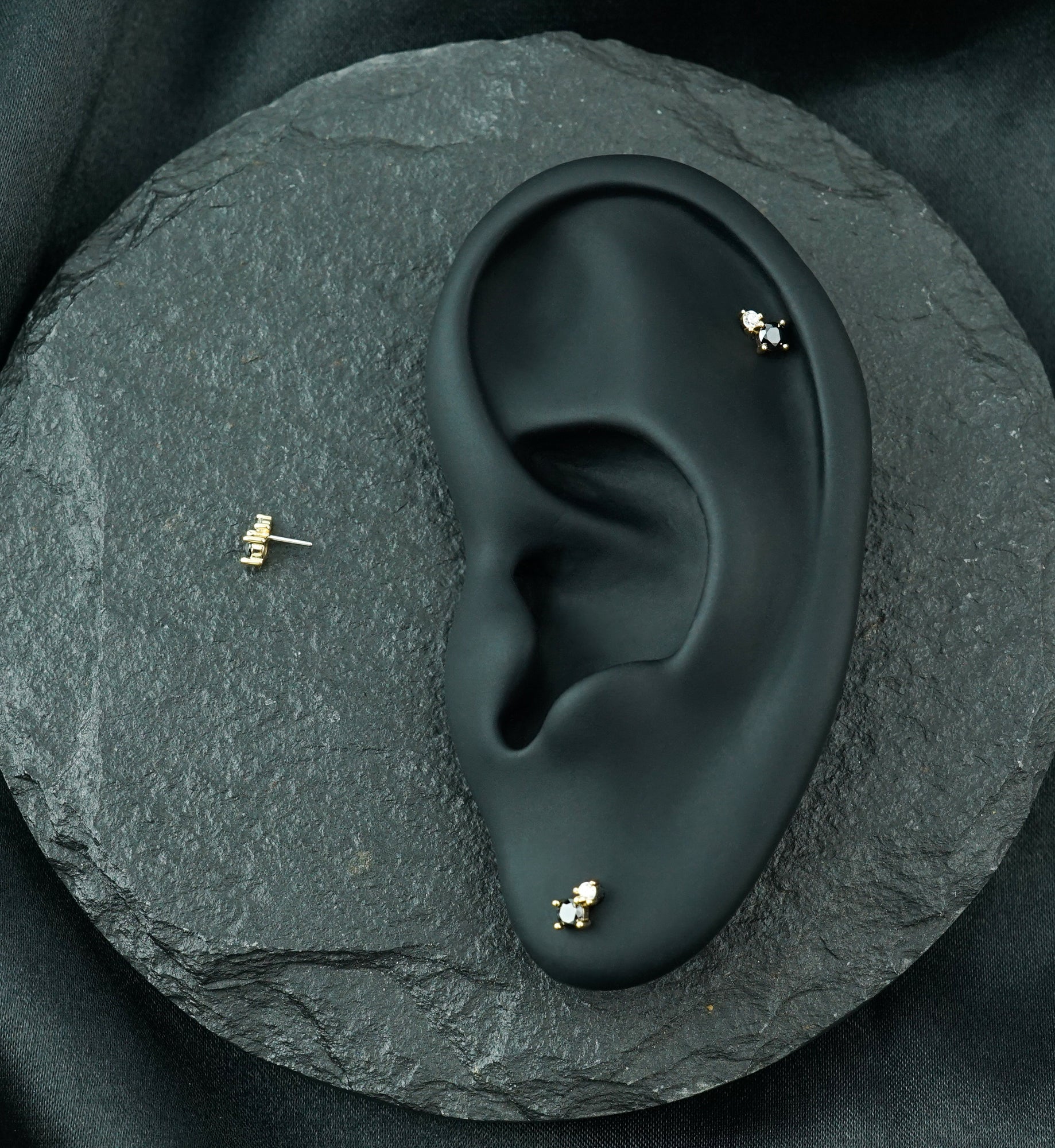 14kt Gold Echo Black CZ Threadless Top