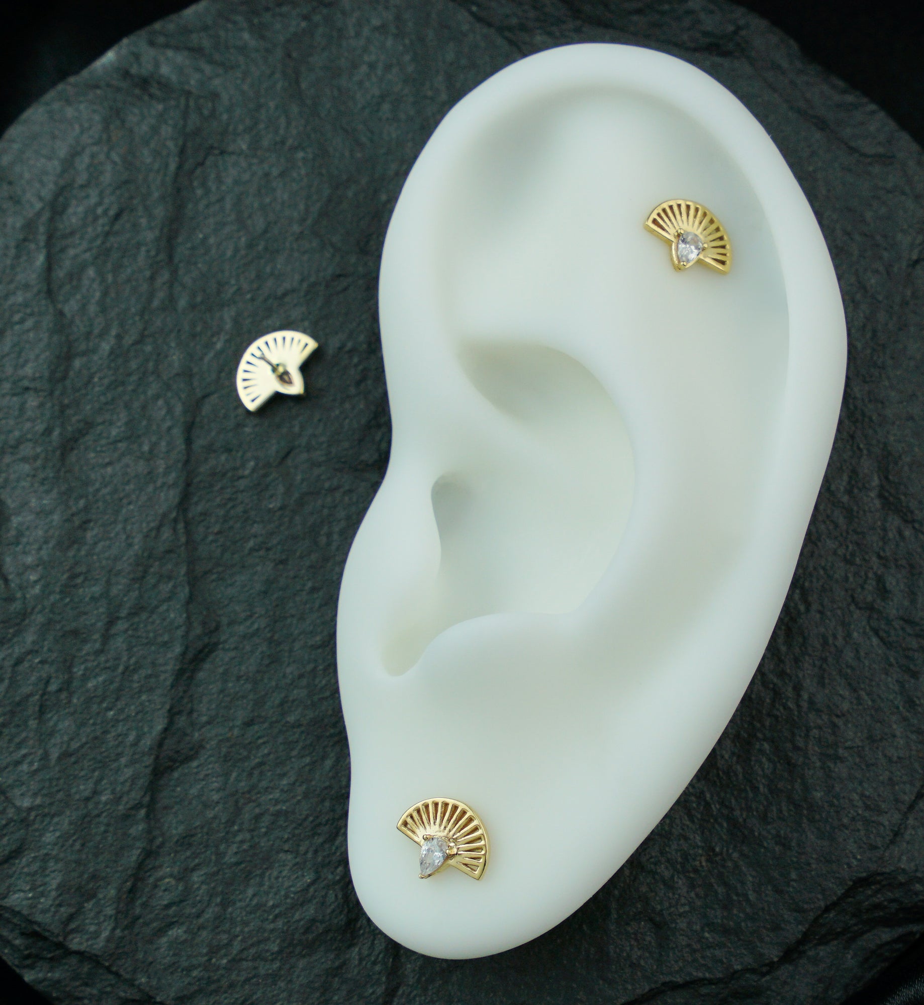 14kt Gold Fan Burst Teardrop Clear CZ Threadless Top