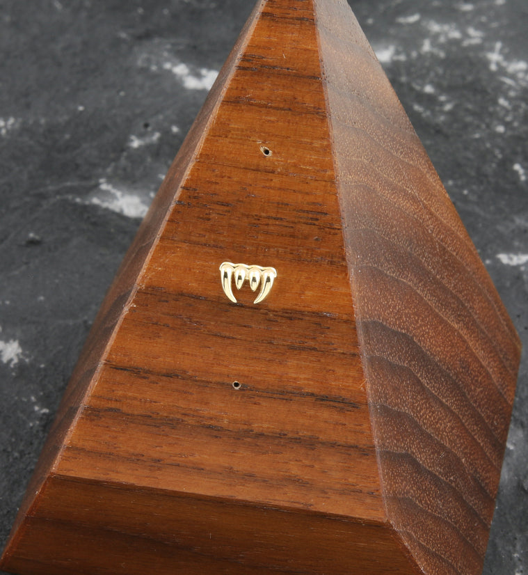 14kt Gold Fangs Threadless Top