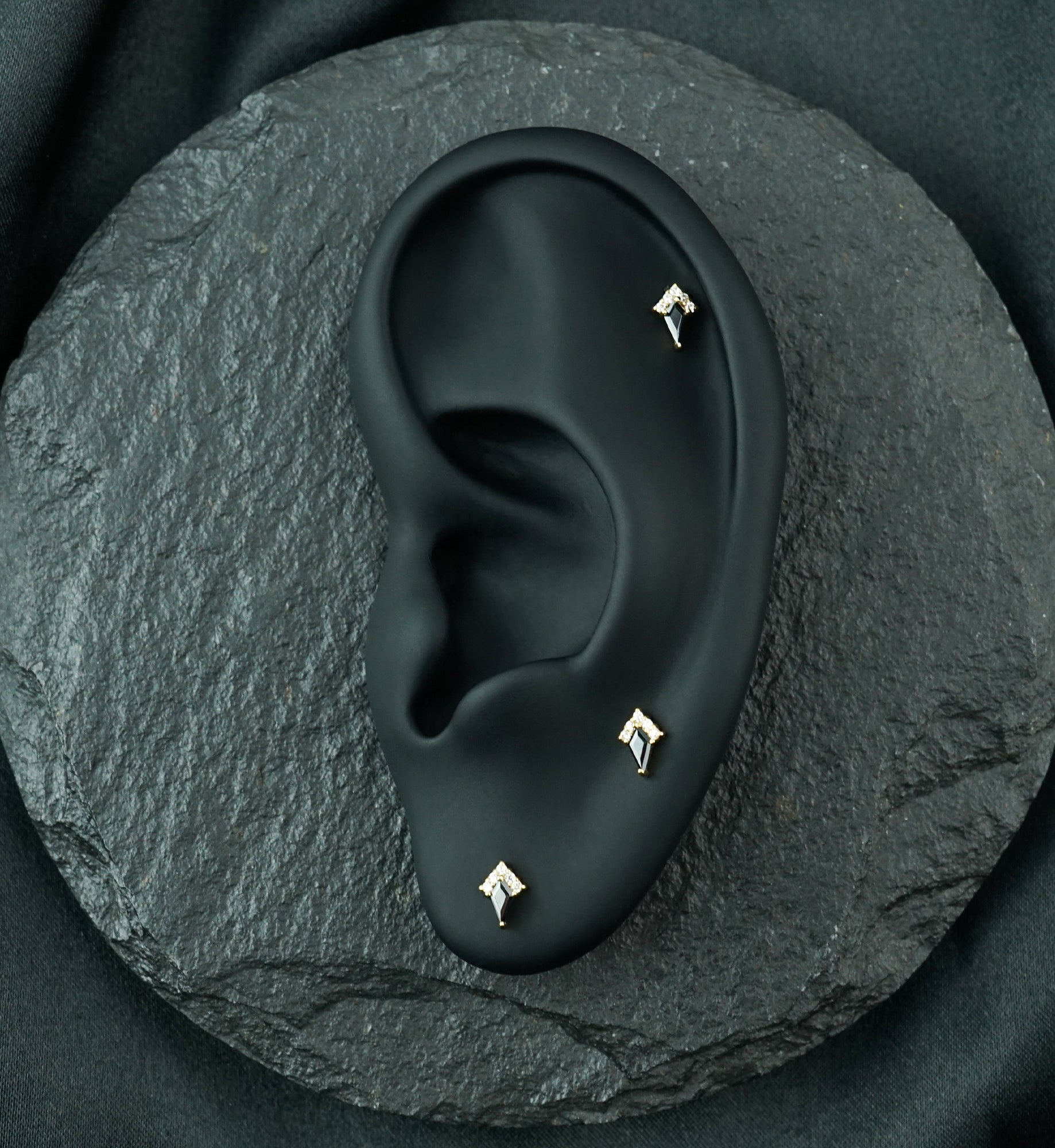 14kt Gold Harlequin Black CZ Threadless Top