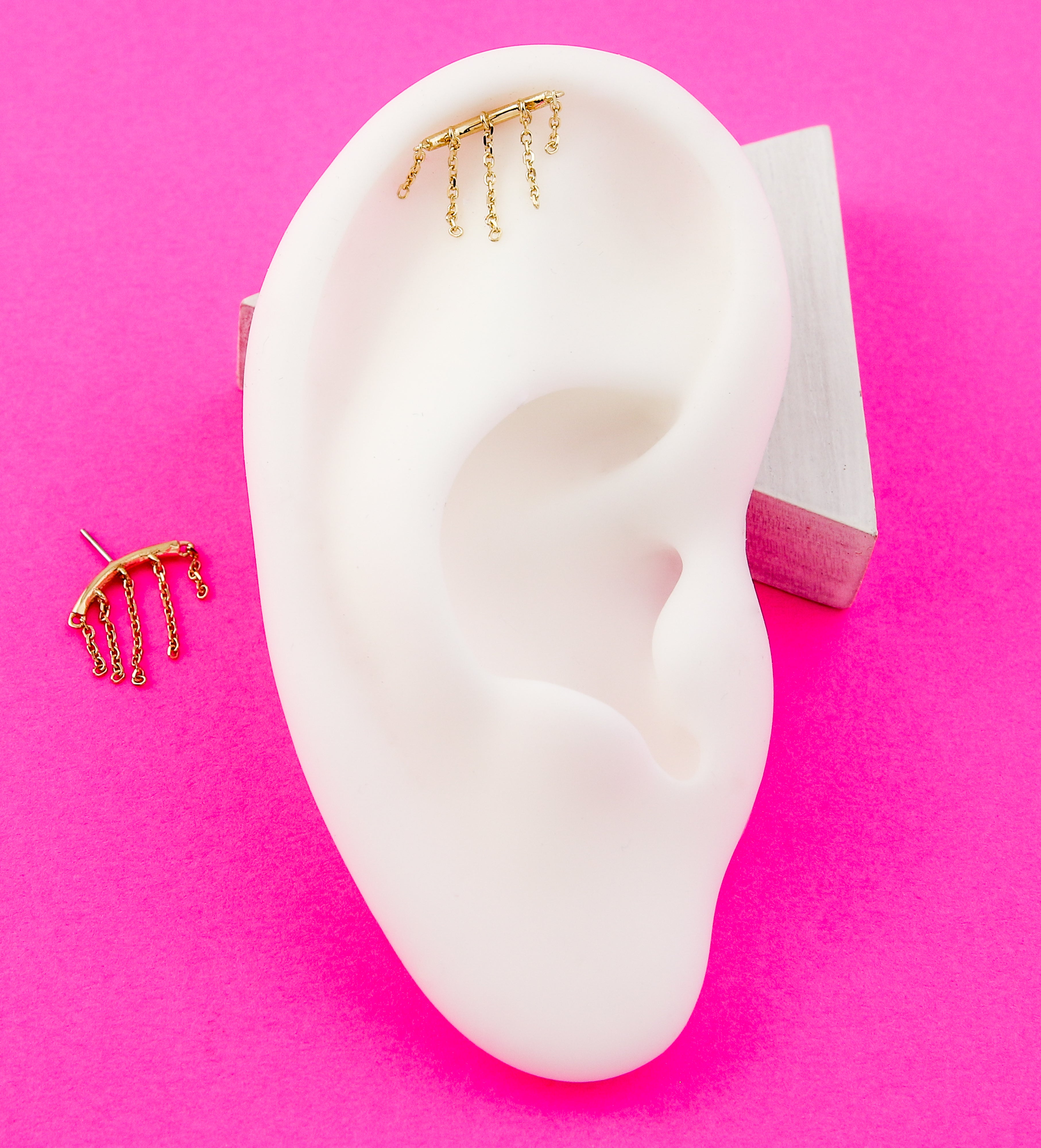 14kt Gold Hidden Curved Bar Five Chain Dangle Threadless Top